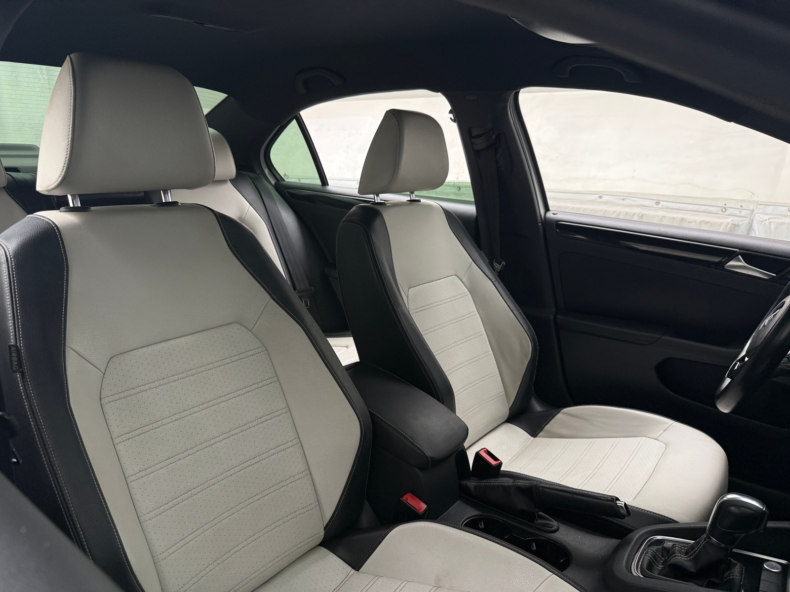 Thumbnail: 2015 Volkswagen Jetta - 2