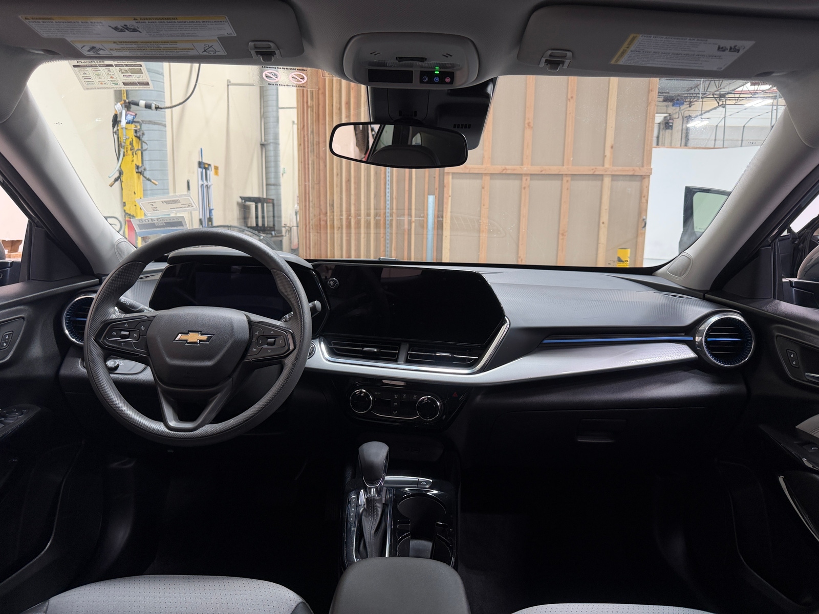 Thumbnail: 2025 Chevrolet Trax - 2