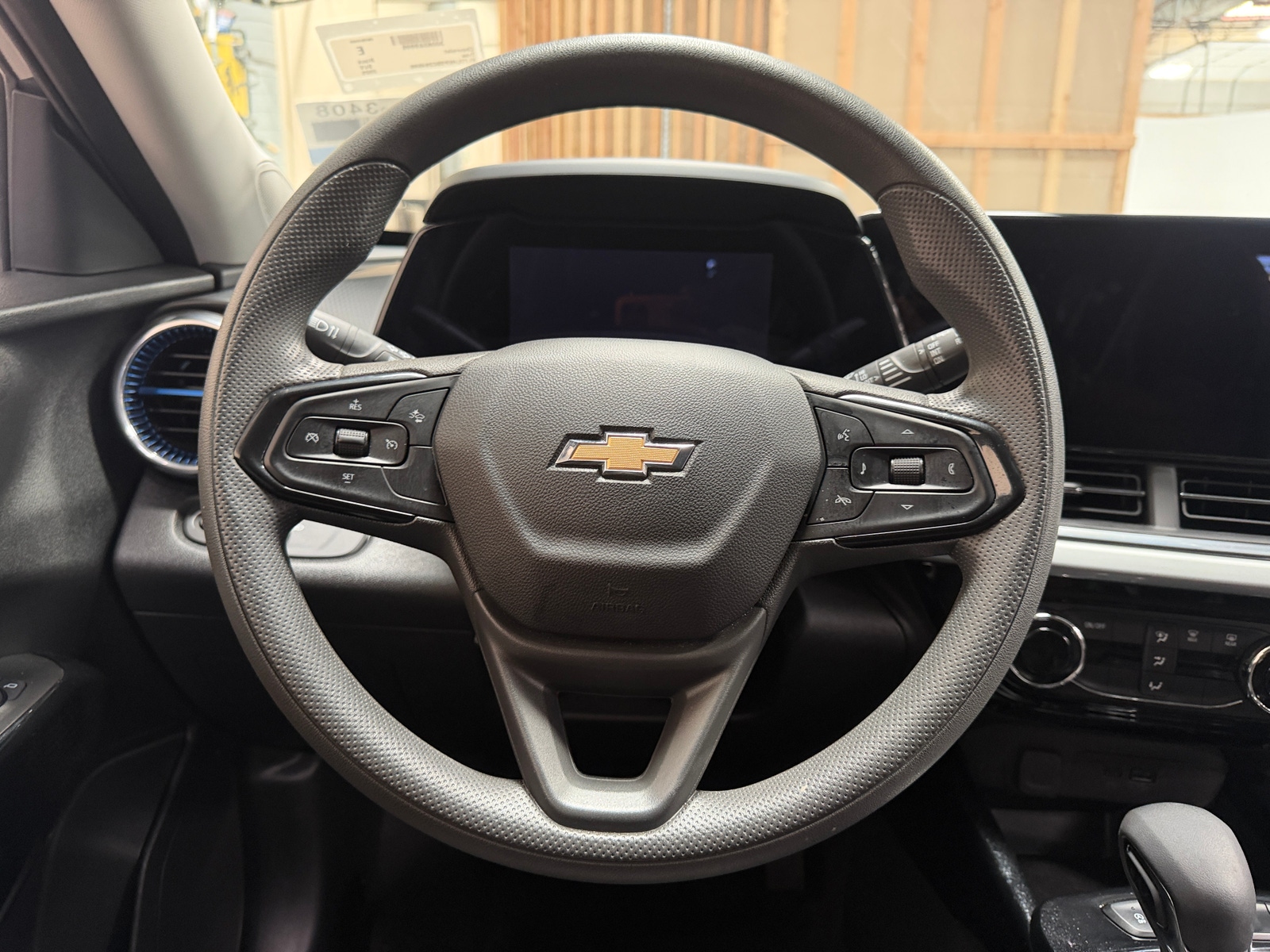 Thumbnail: 2025 Chevrolet Trax - 4