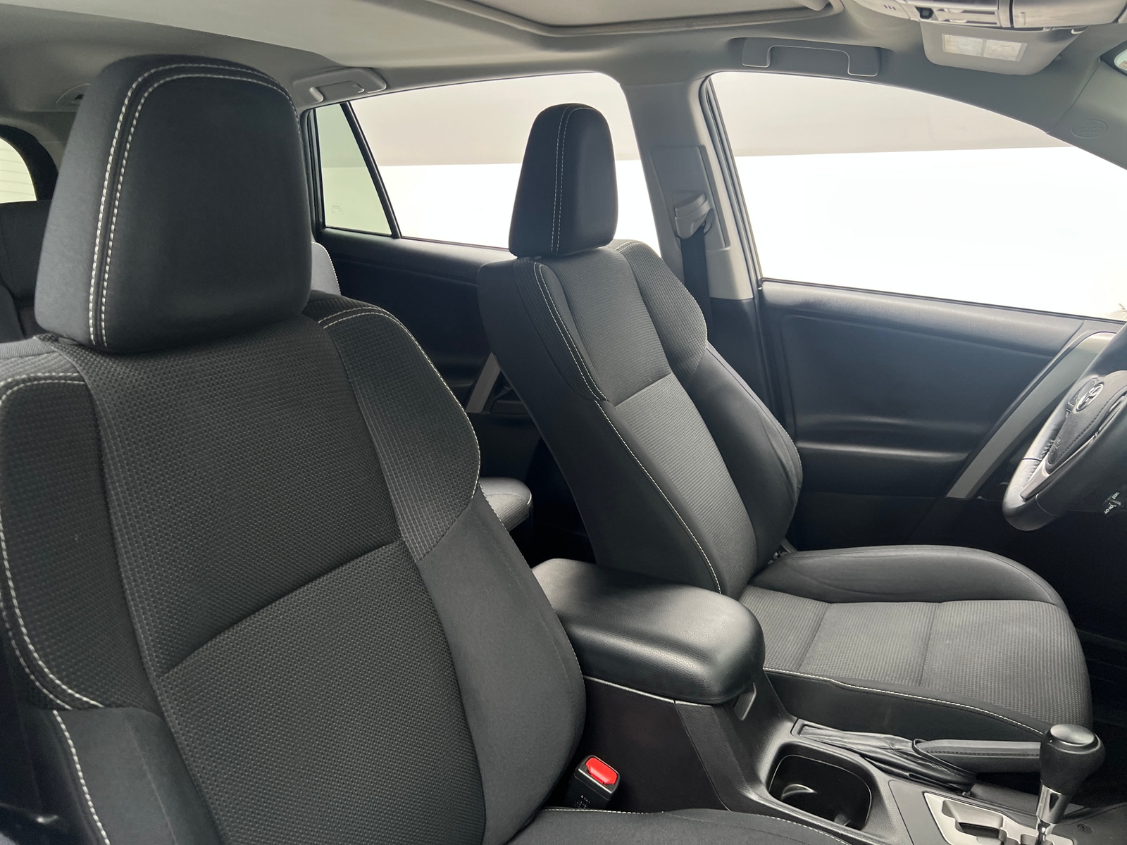 Thumbnail: 2018 Toyota RAV4 - 2