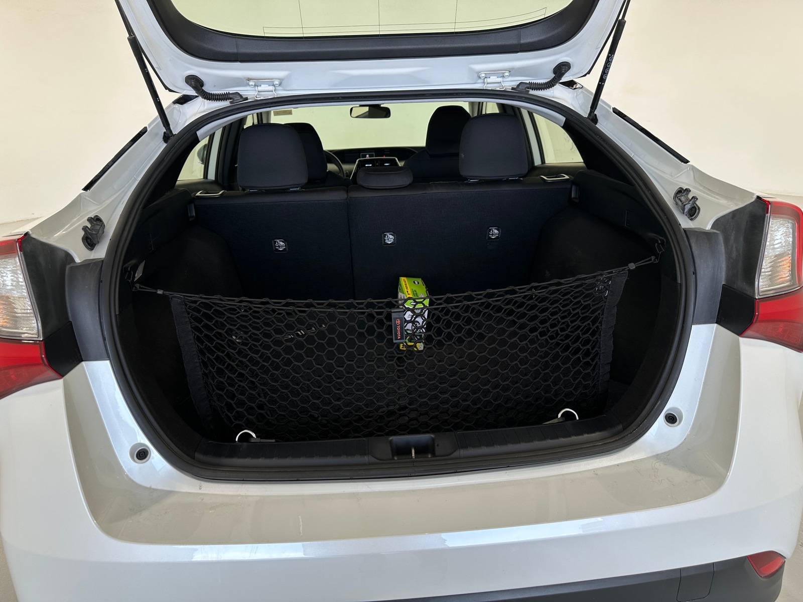 Thumbnail: 2022 Toyota Prius - 7