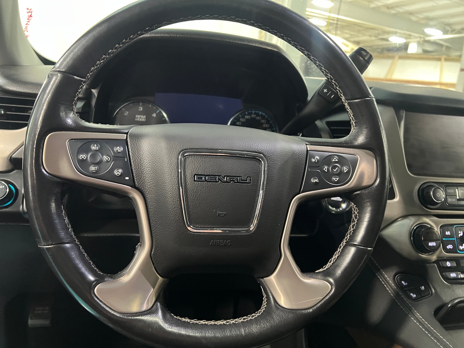 Thumbnail: 2019 GMC Yukon - 4