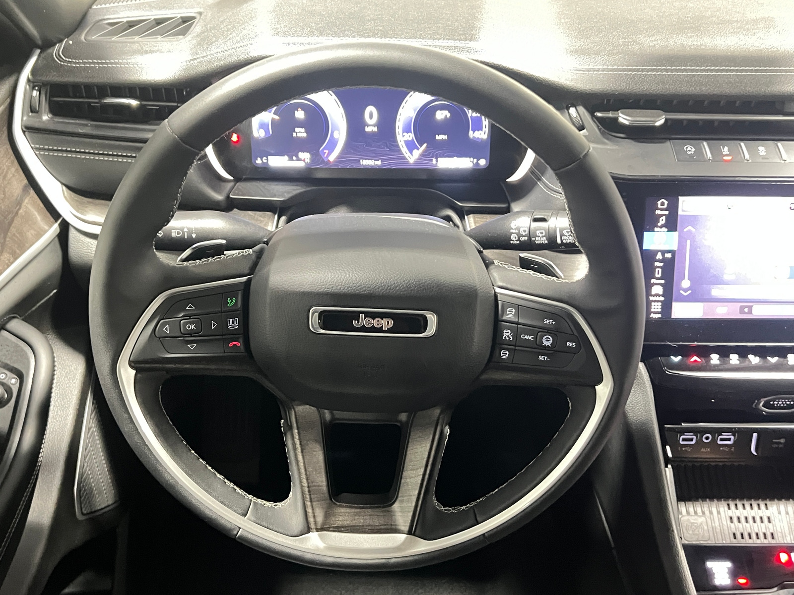 Thumbnail: 2026 Jeep Grand Cherokee - 4