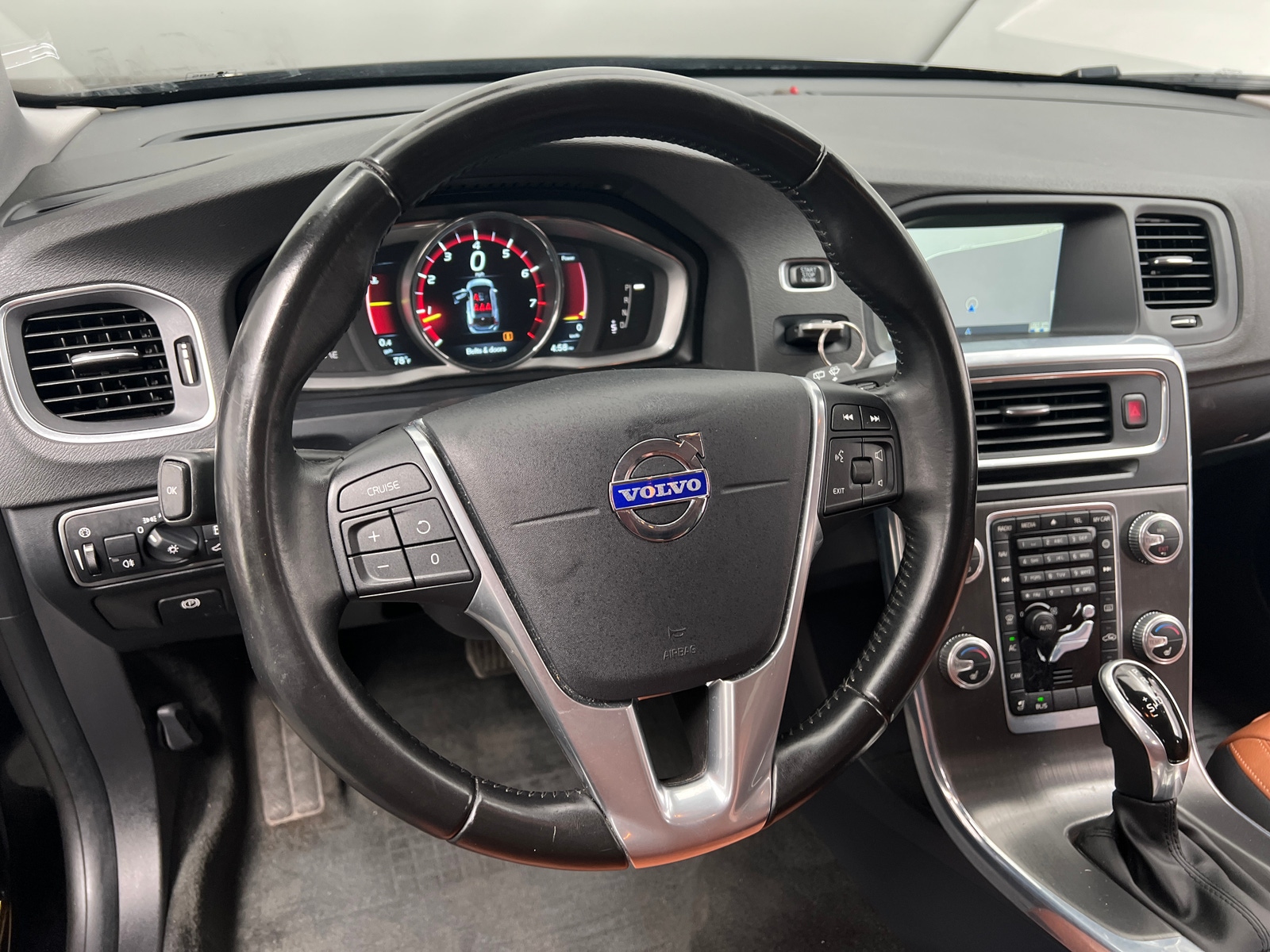 Thumbnail: 2015 Volvo V60 - 4