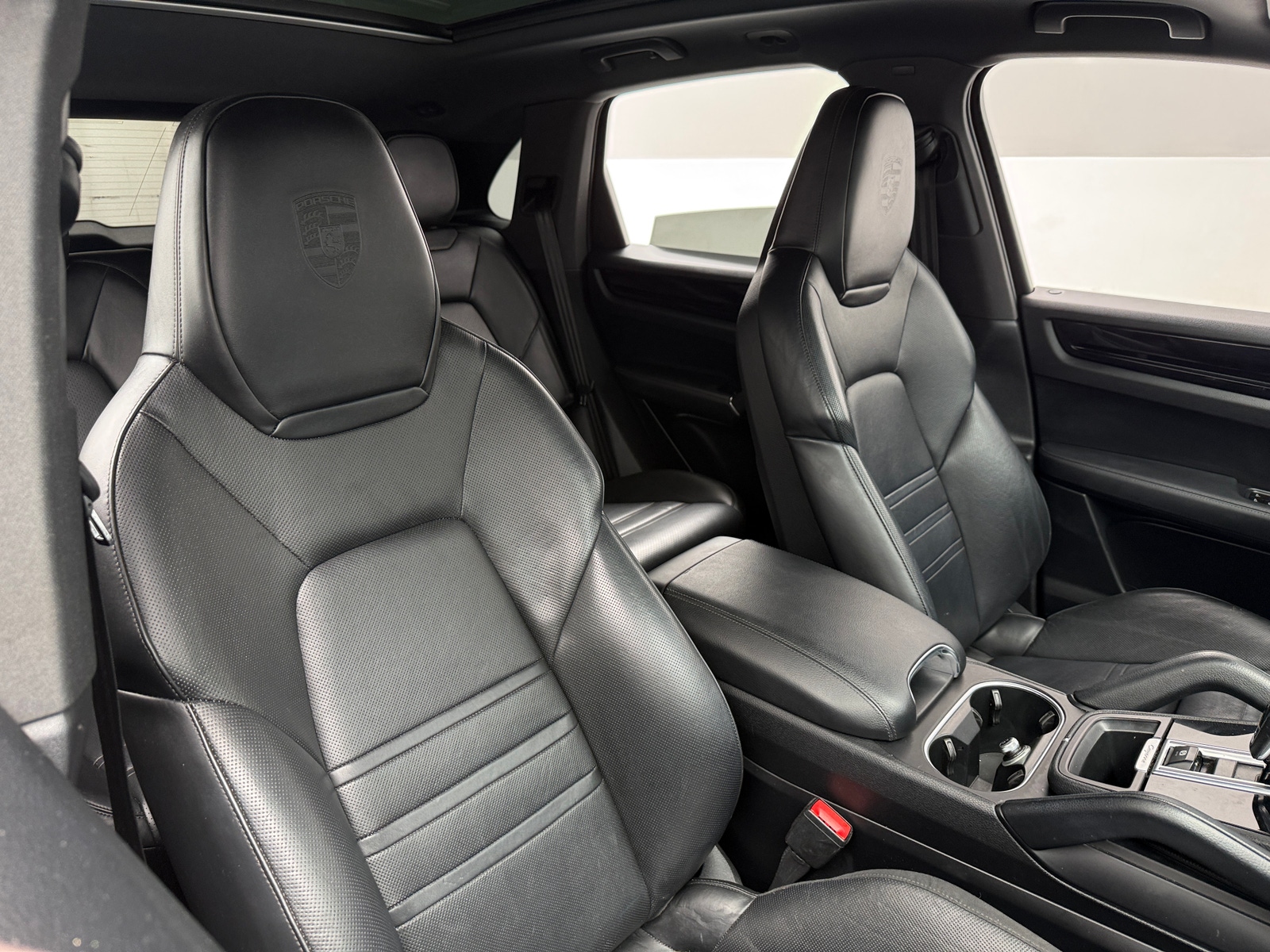 Thumbnail: 2020 Porsche Cayenne - 2