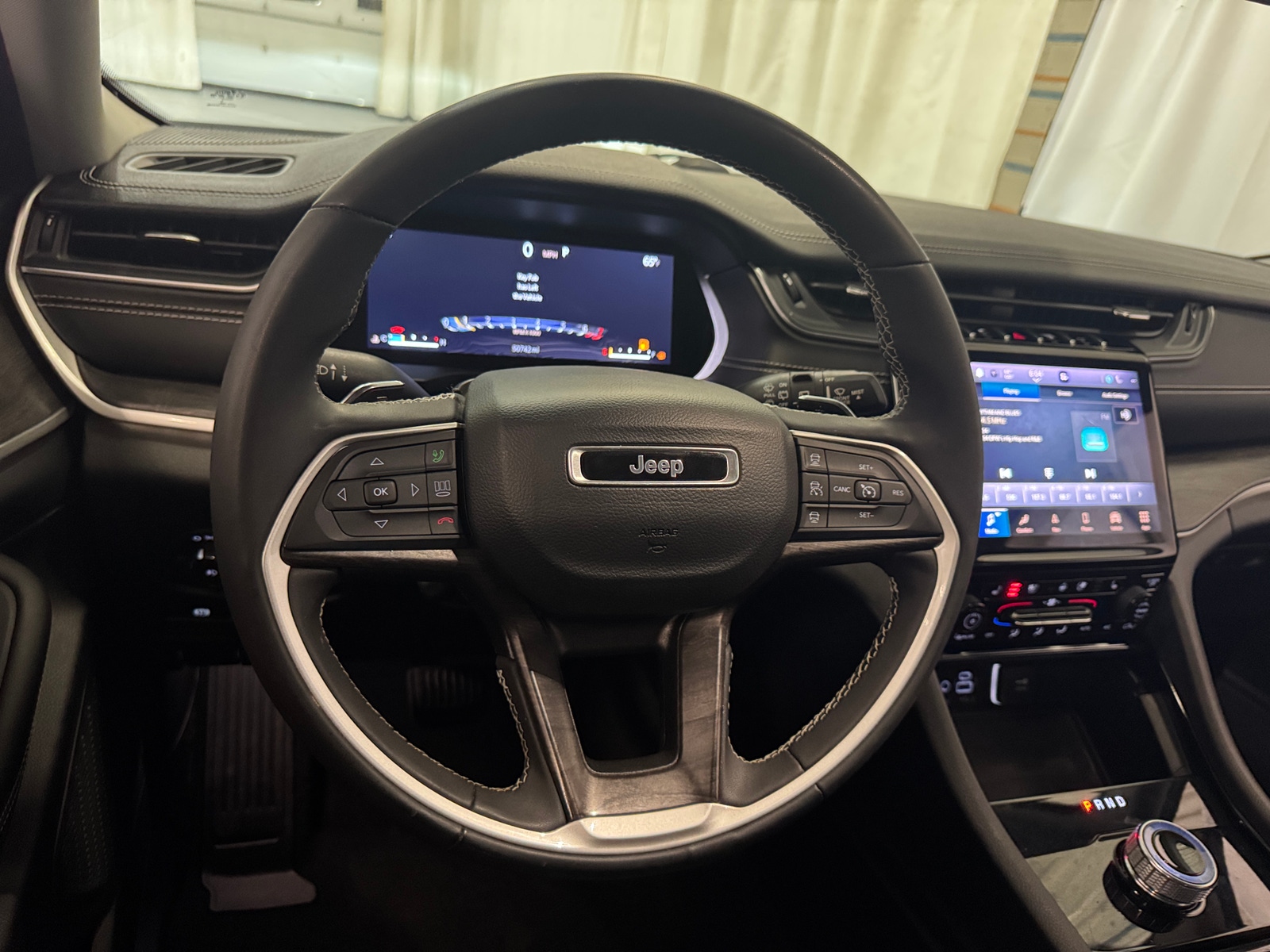 Thumbnail: 2023 Jeep Grand Cherokee - 4