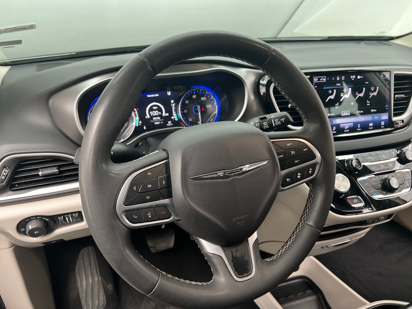 Thumbnail: 2024 Chrysler Pacifica - 4