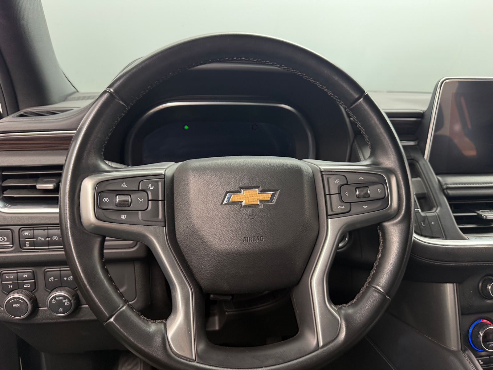 Thumbnail: 2023 Chevrolet Tahoe - 4