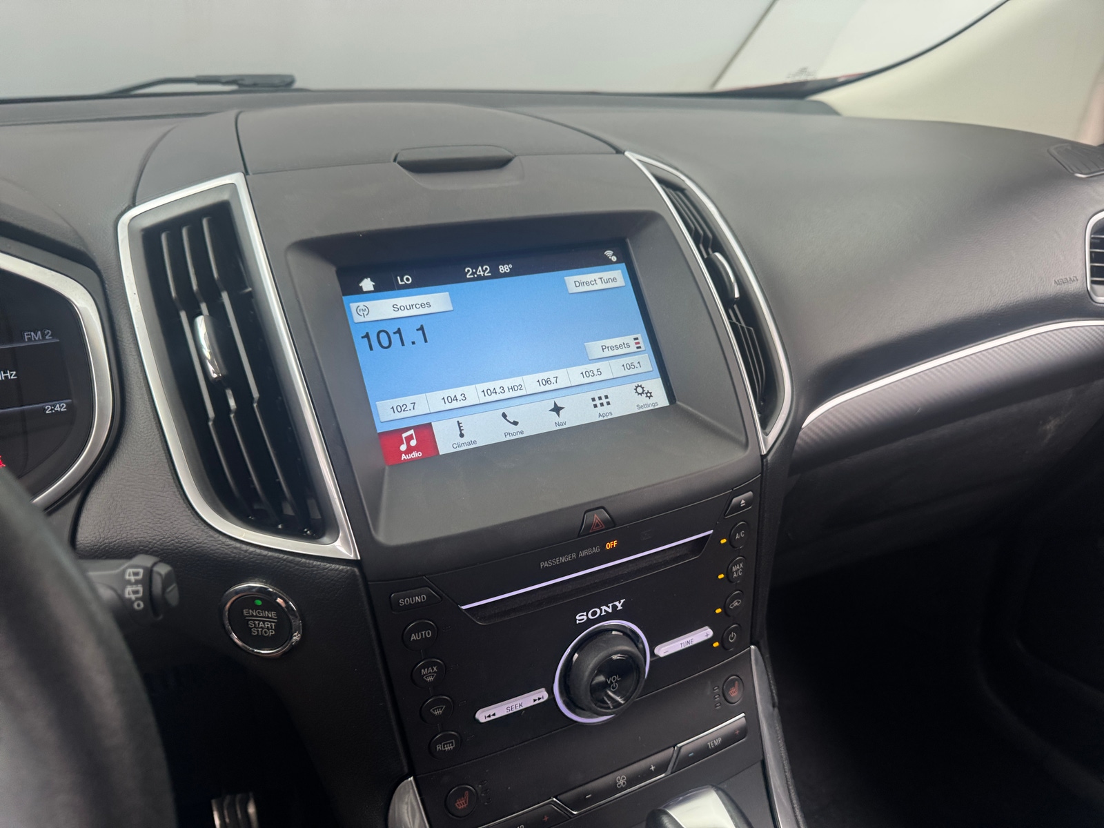 Thumbnail: 2016 Ford Edge - 3