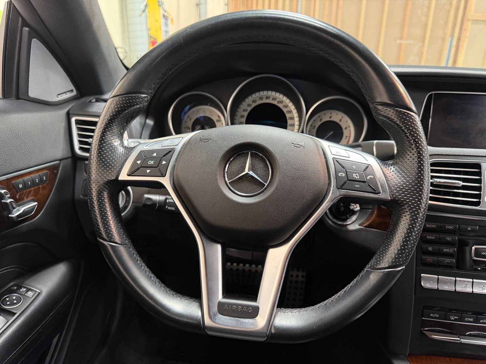 Thumbnail: 2015 Mercedes-Benz E-Class - 4