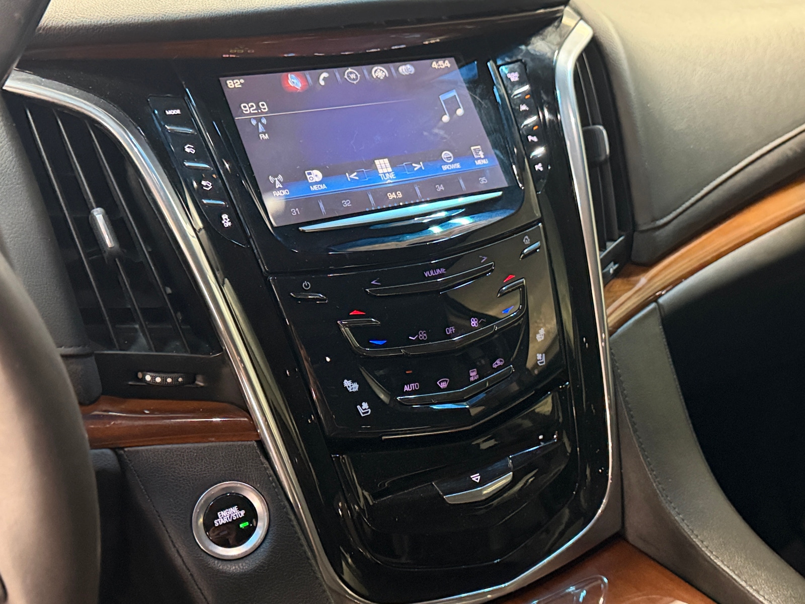 Thumbnail: 2017 Cadillac Escalade - 3