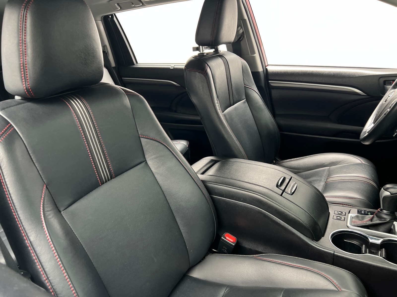 Thumbnail: 2019 Toyota Highlander - 2