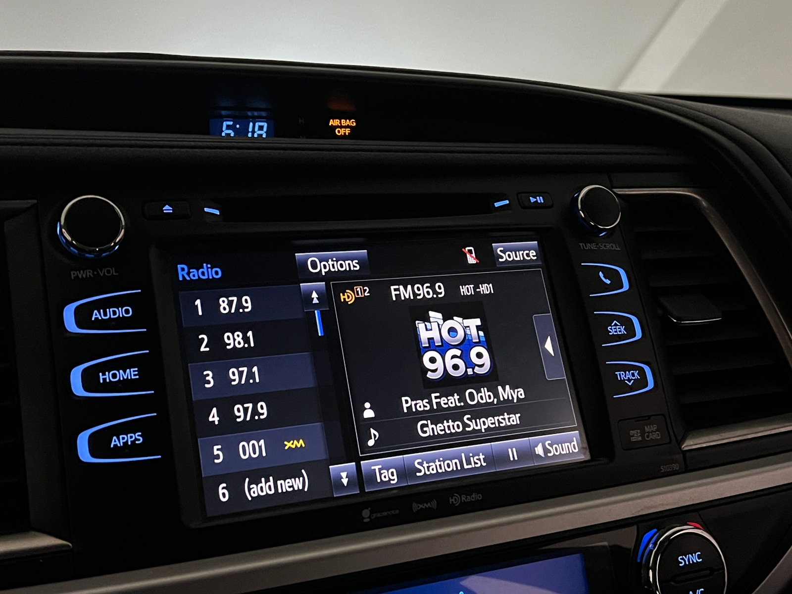 Thumbnail: 2019 Toyota Highlander - 4
