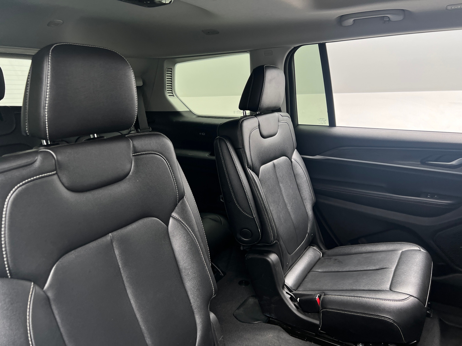 Thumbnail: 2023 Jeep Grand Cherokee L - 5