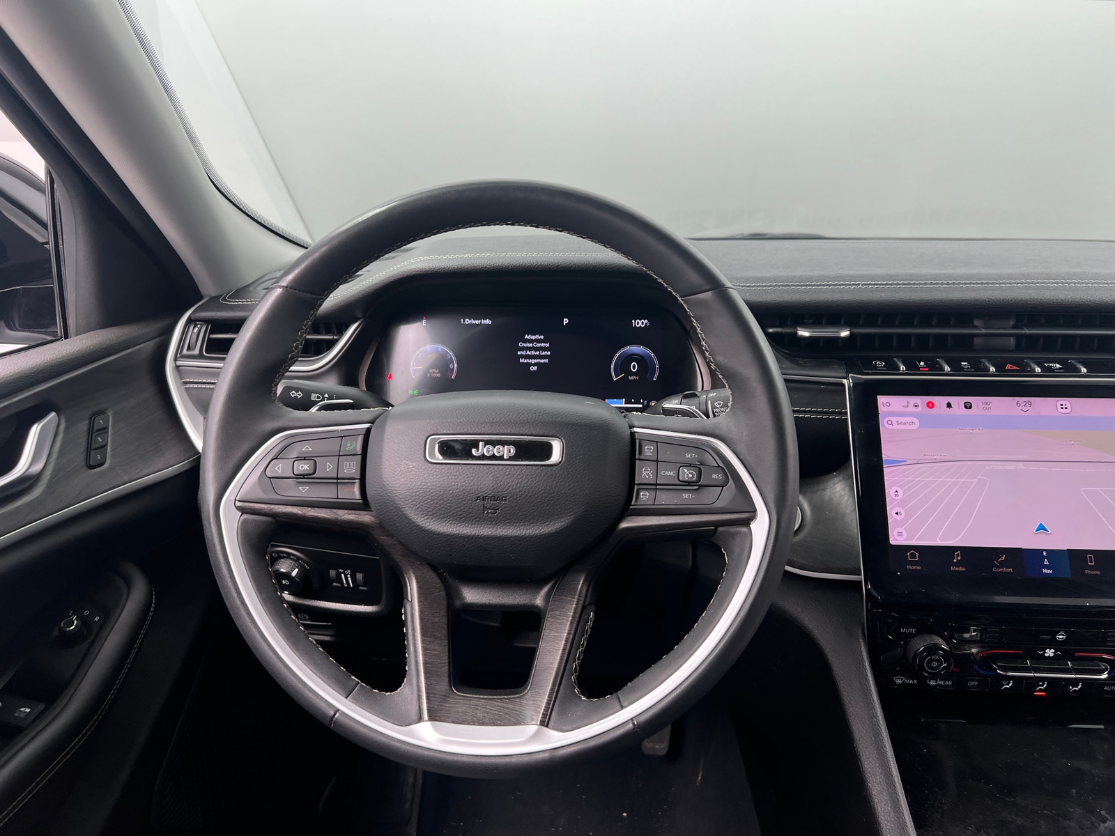 Thumbnail: 2023 Jeep Grand Cherokee L - 4