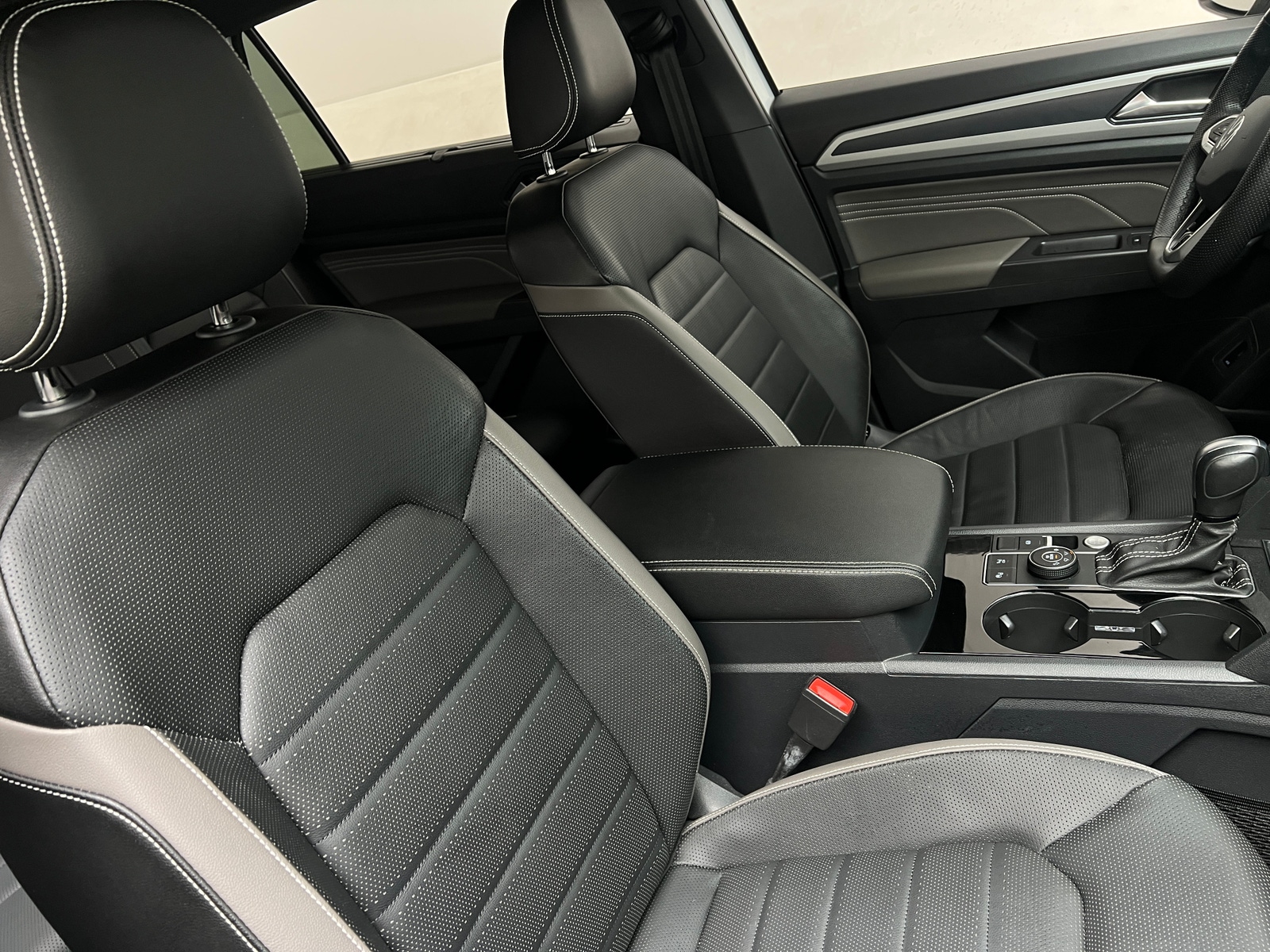 Thumbnail: 2023 Volkswagen Atlas - 2