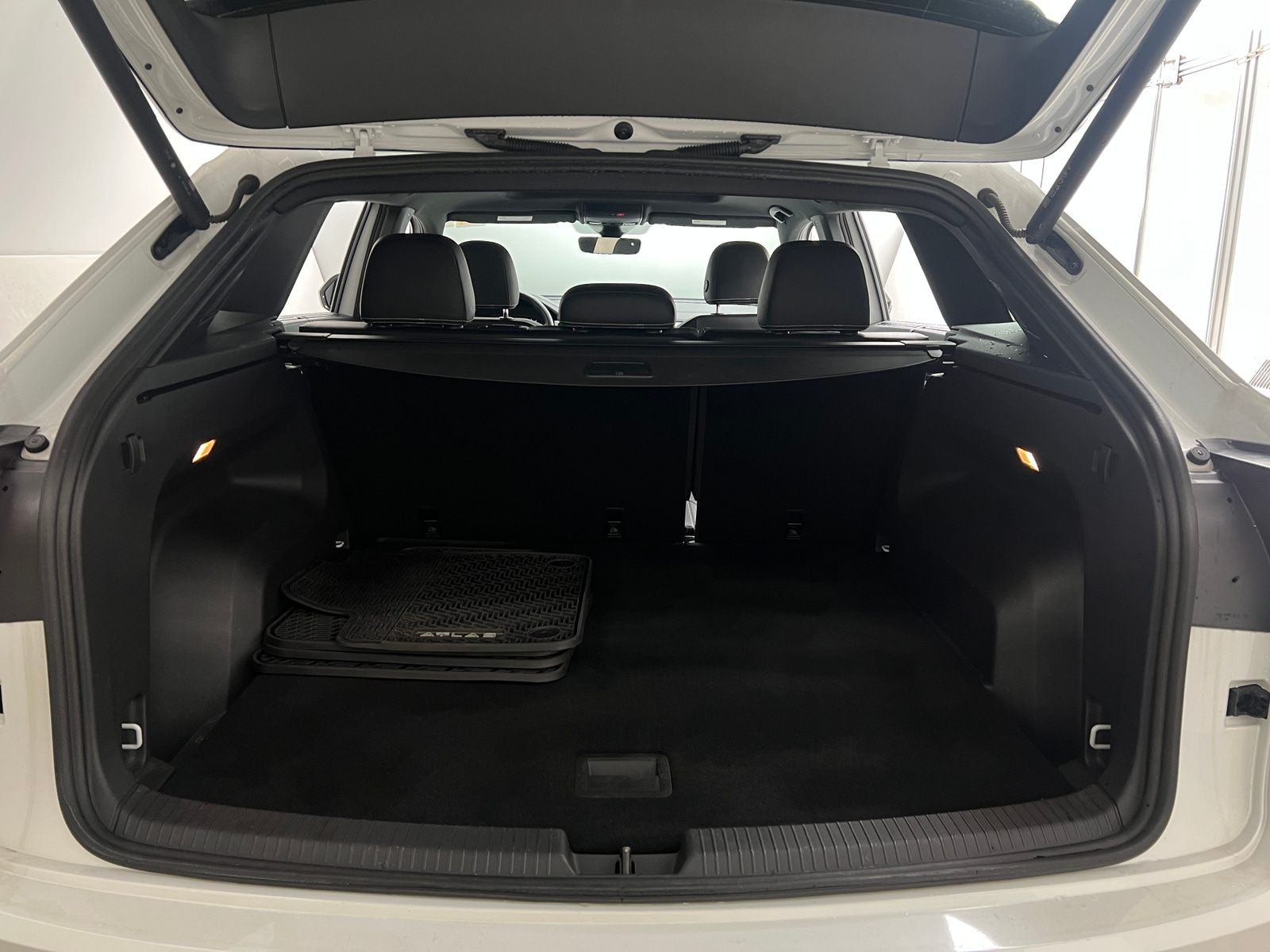 Thumbnail: 2023 Volkswagen Atlas - 7