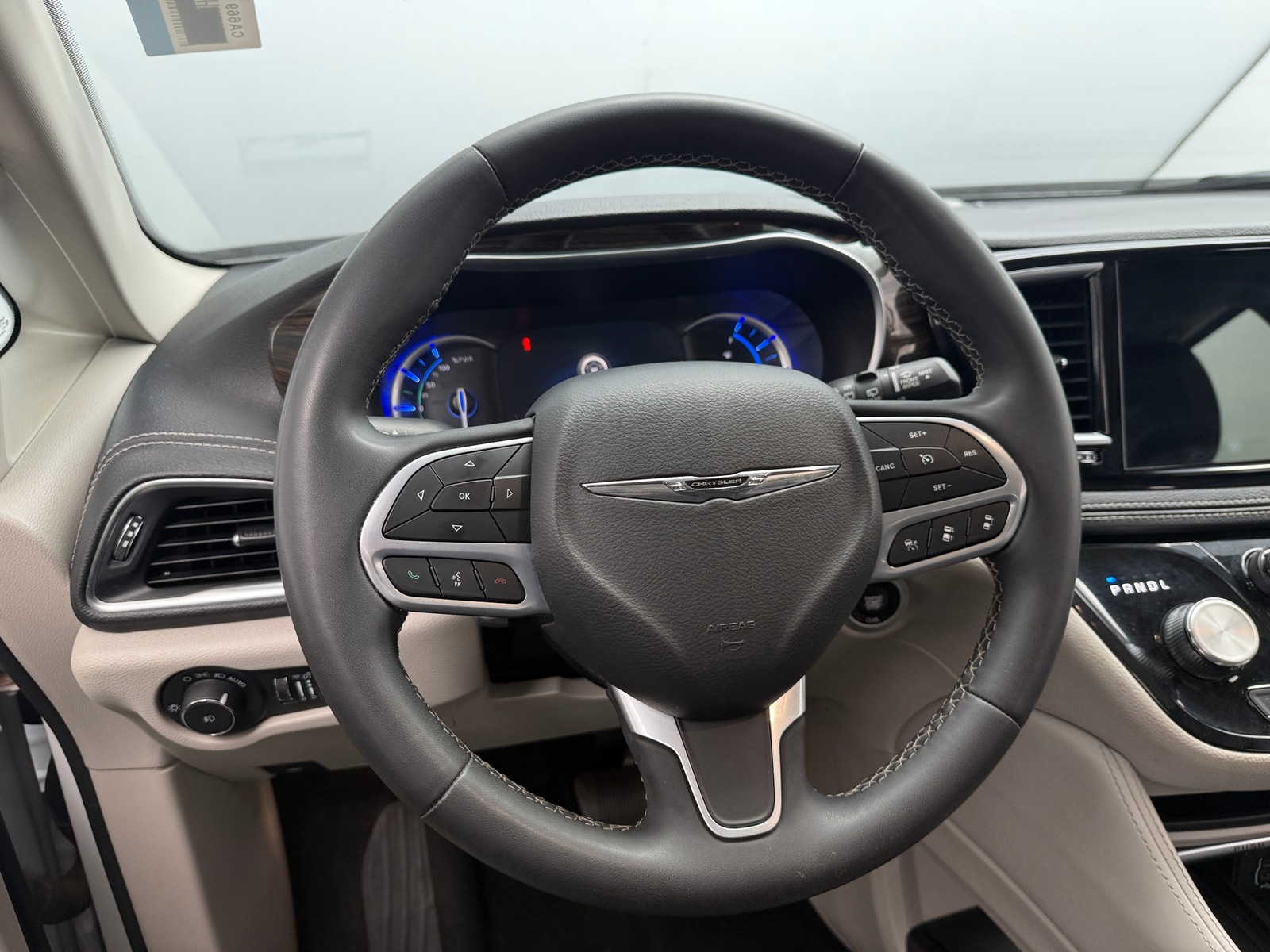 Thumbnail: 2023 Chrysler Pacifica - 4