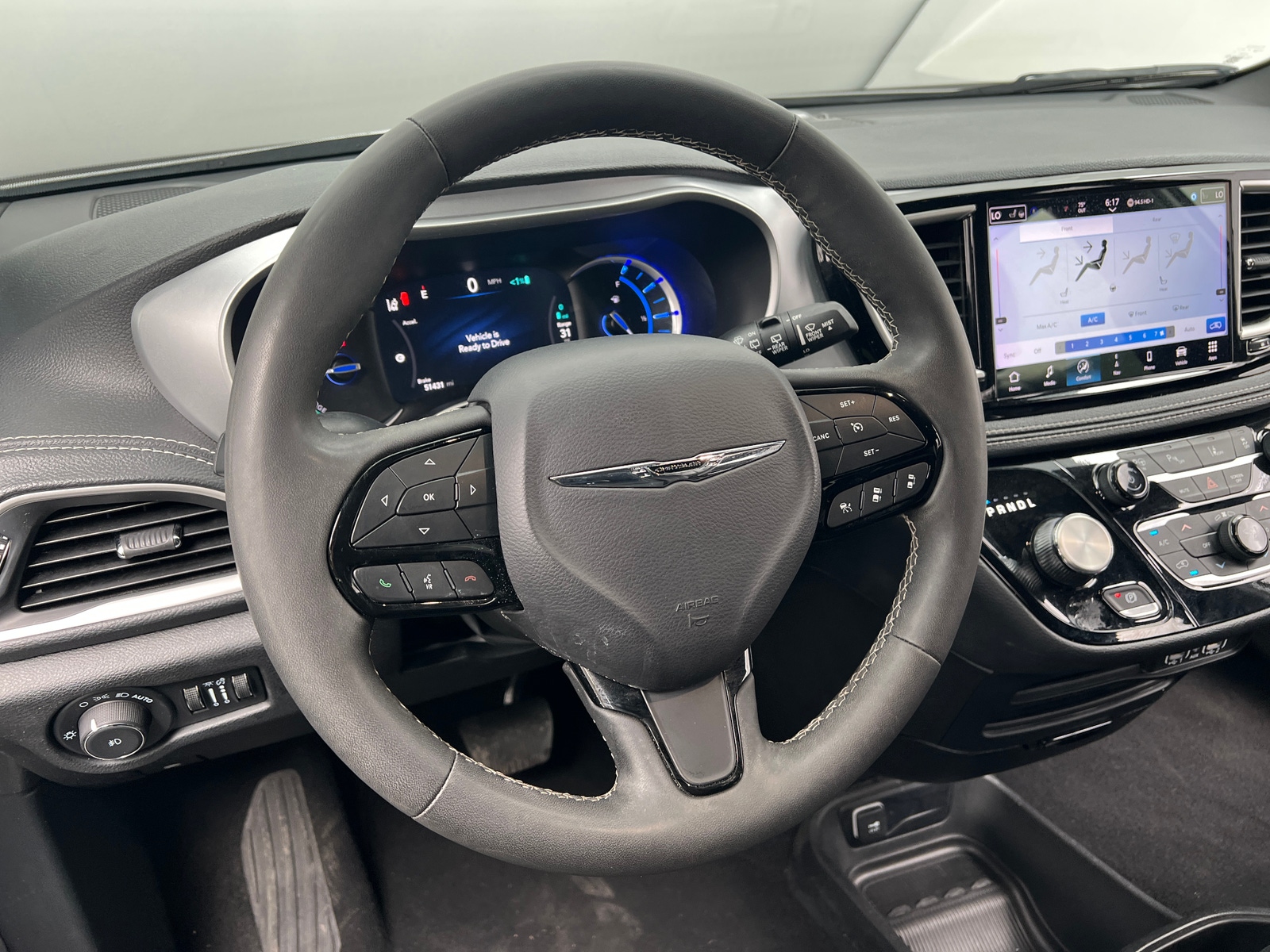 Thumbnail: 2024 Chrysler Pacifica - 4
