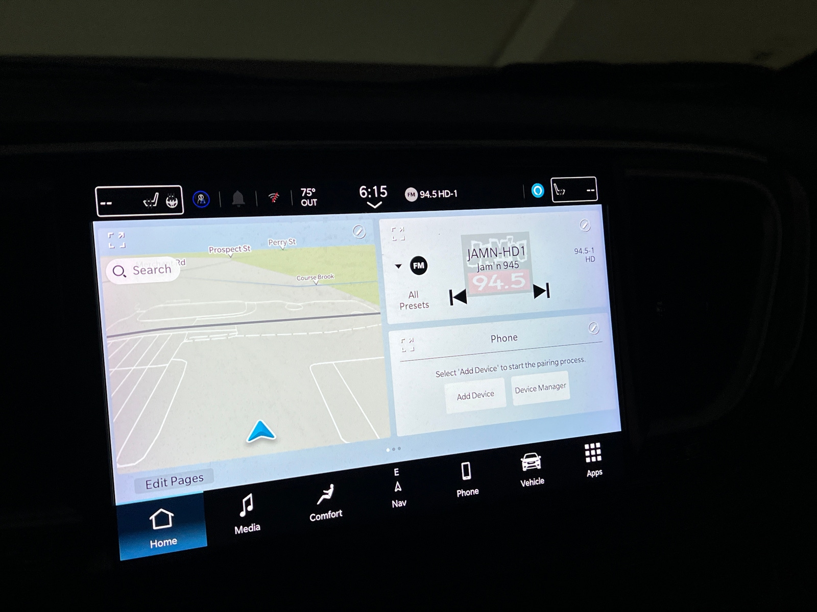Thumbnail: 2024 Chrysler Pacifica - 3