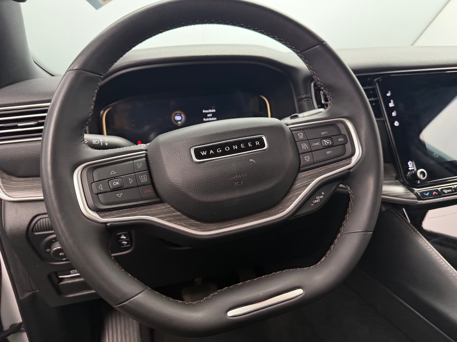 Thumbnail: 2024 Jeep Wagoneer - 4