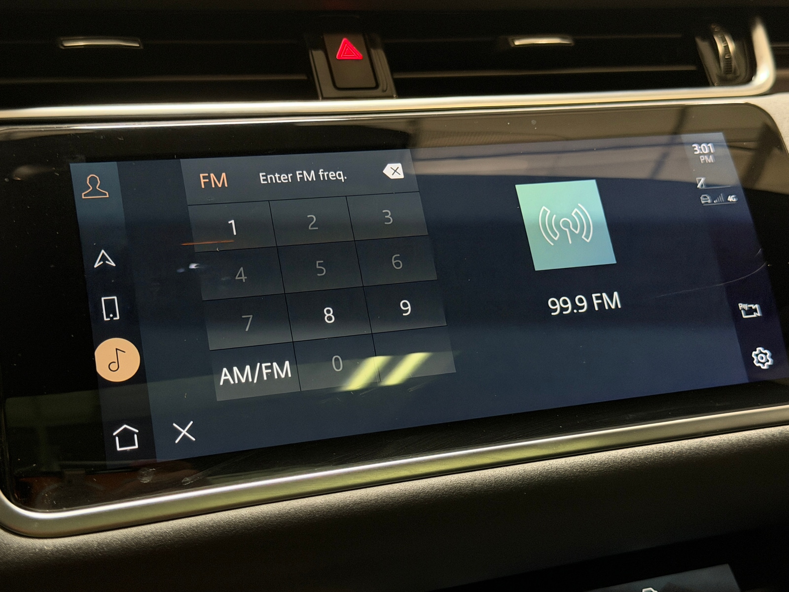 Thumbnail: 2021 Land Rover Range Rover Evoque - 3