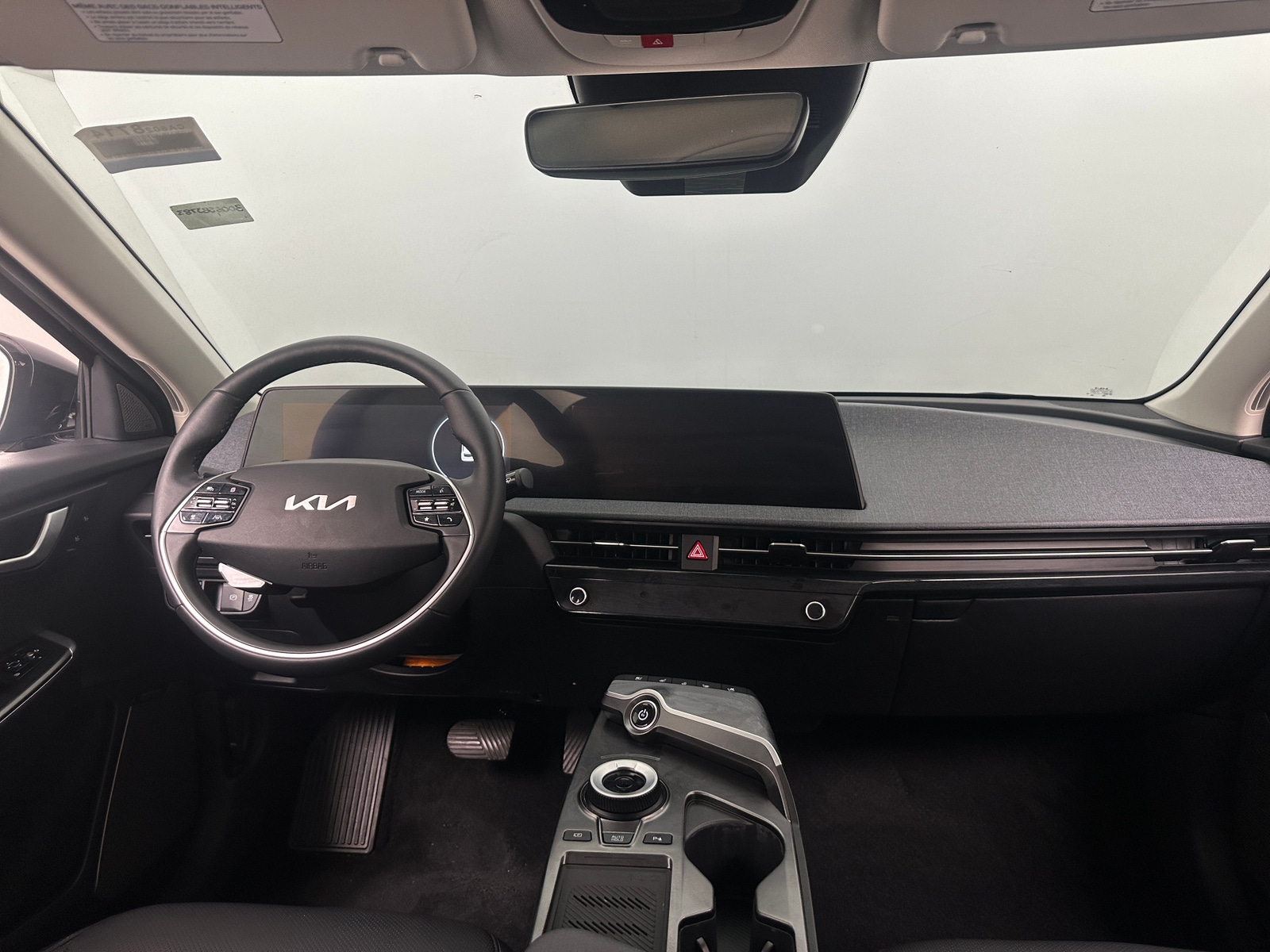 Thumbnail: 2023 Kia EV6 - 2