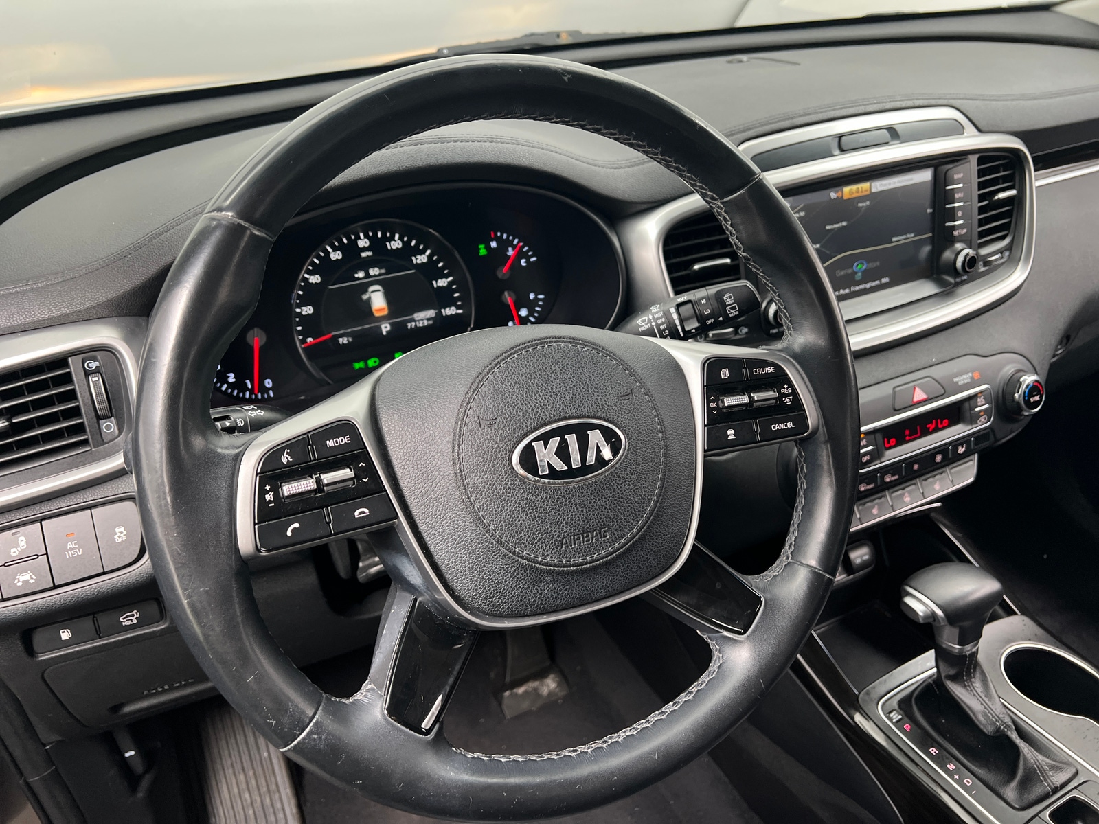 Thumbnail: 2019 Kia Sorento - 4