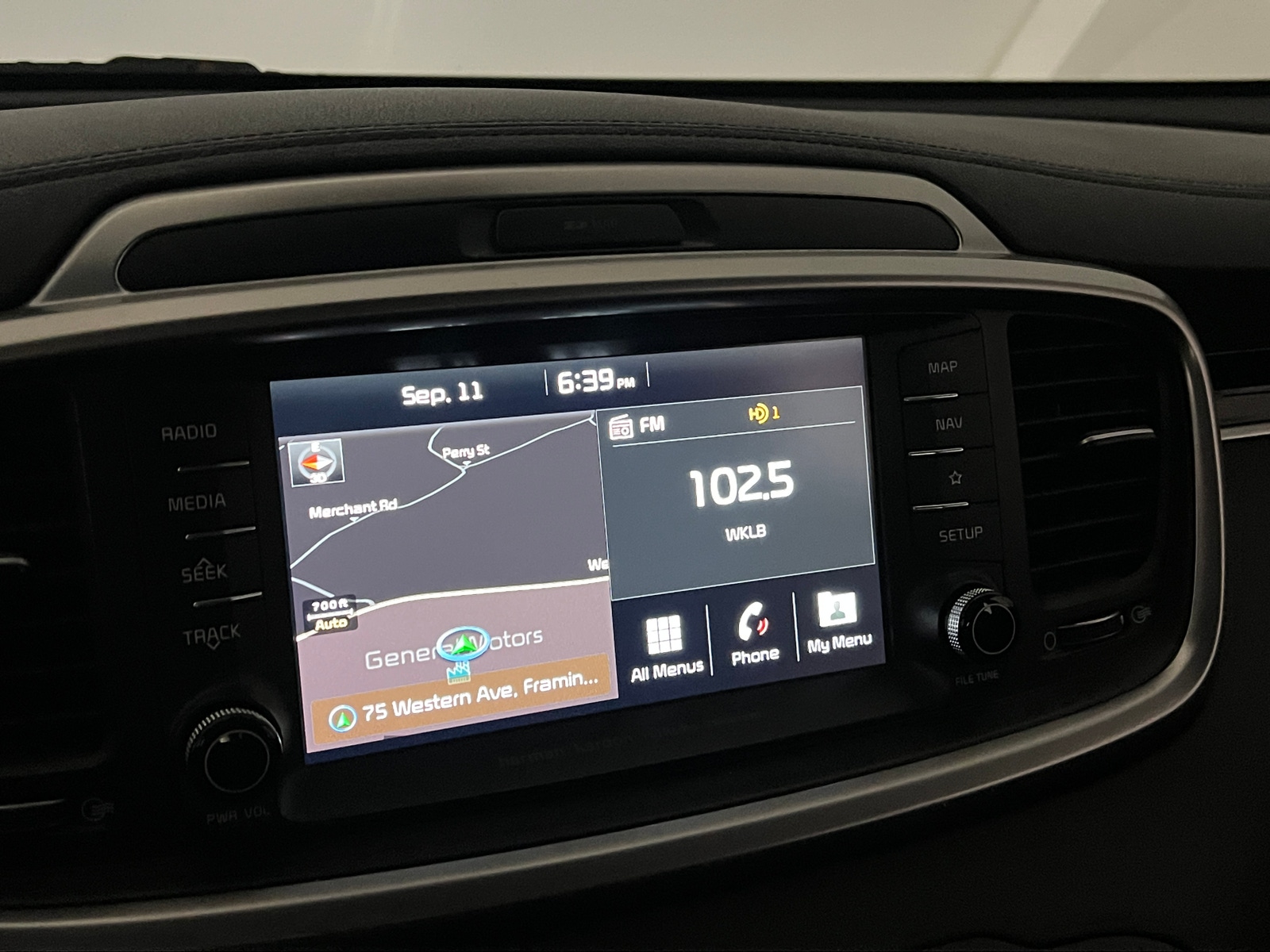 Thumbnail: 2019 Kia Sorento - 3