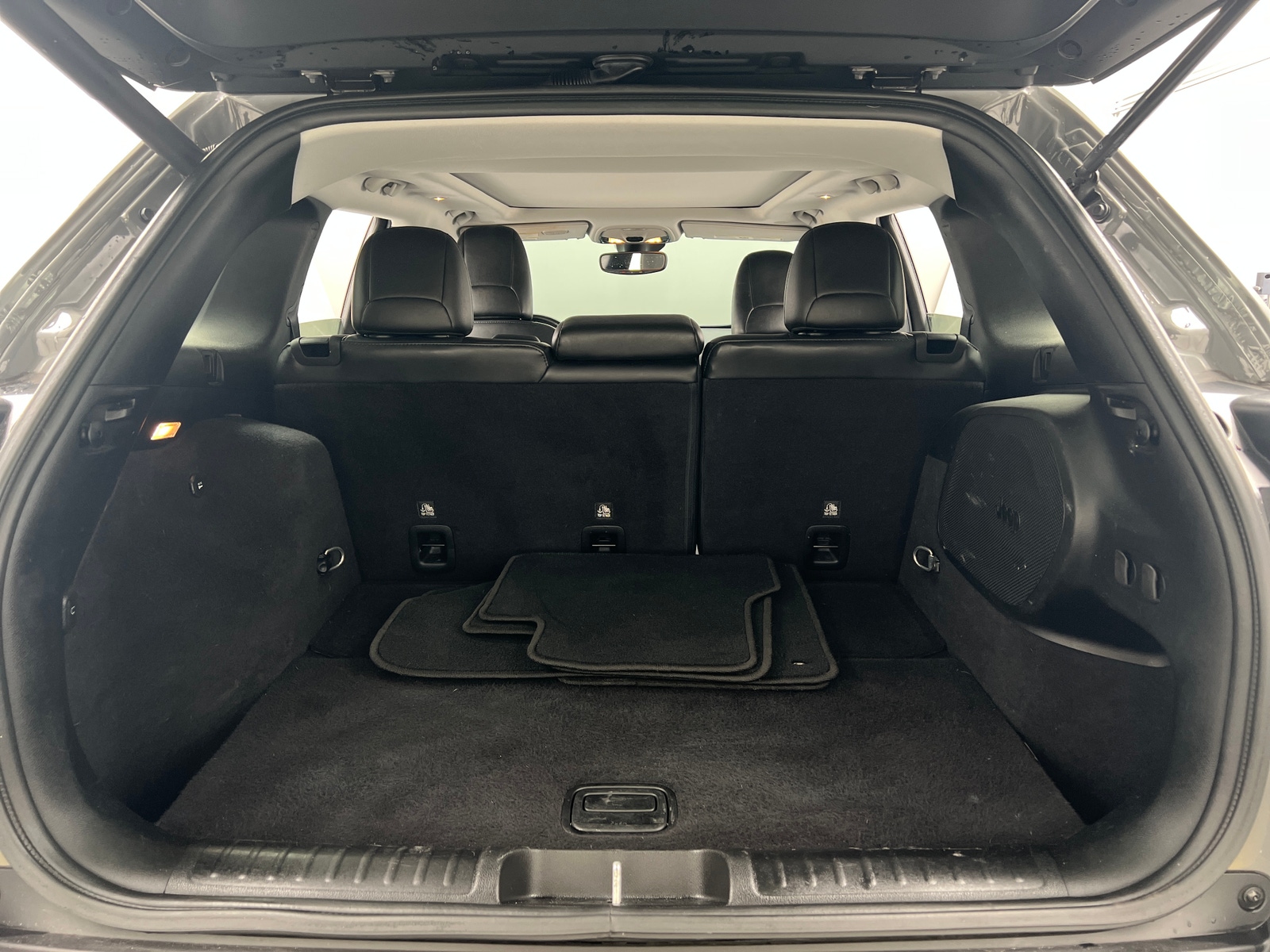 Thumbnail: 2021 Jeep Cherokee - 6
