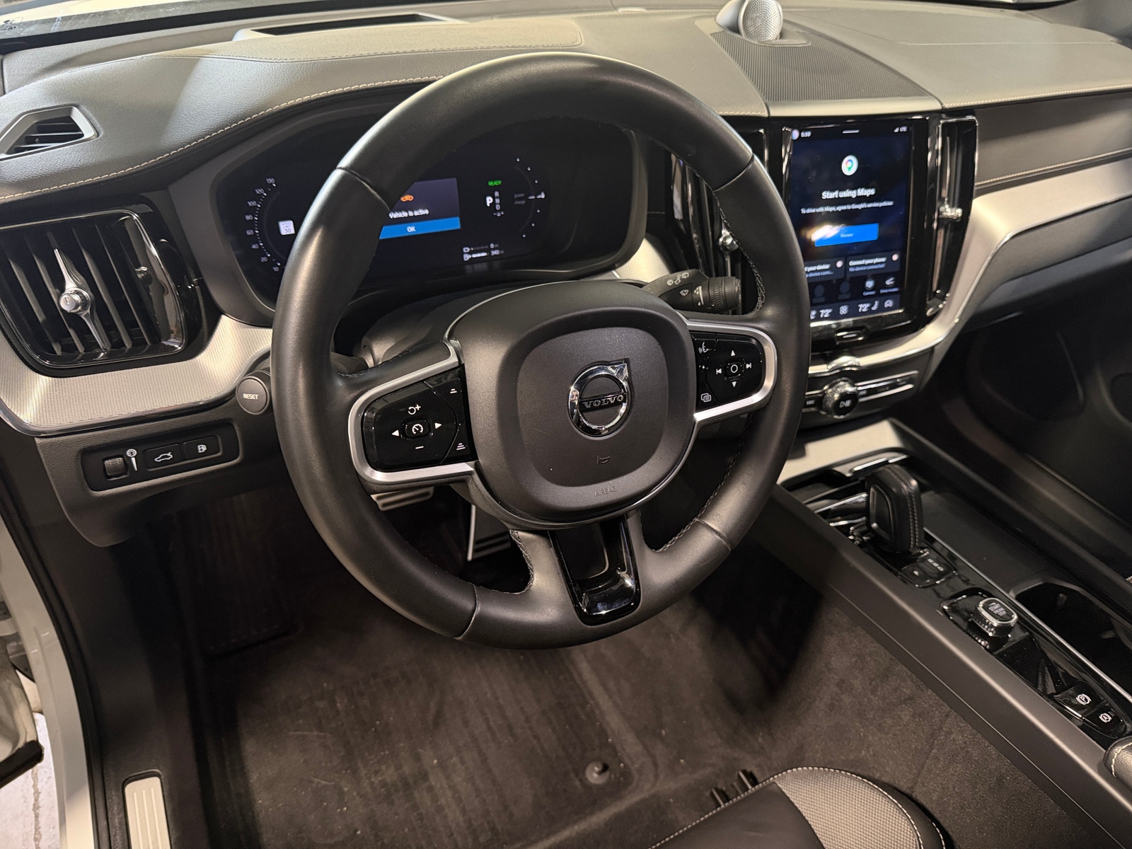 Thumbnail: 2022 Volvo XC60 - 4