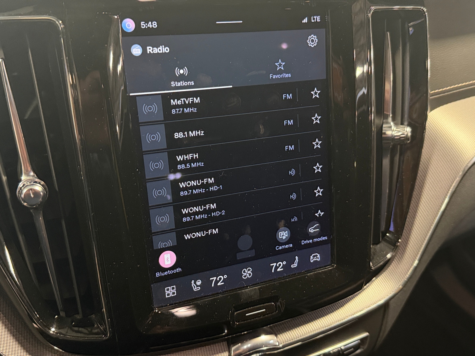 Thumbnail: 2022 Volvo XC60 - 3
