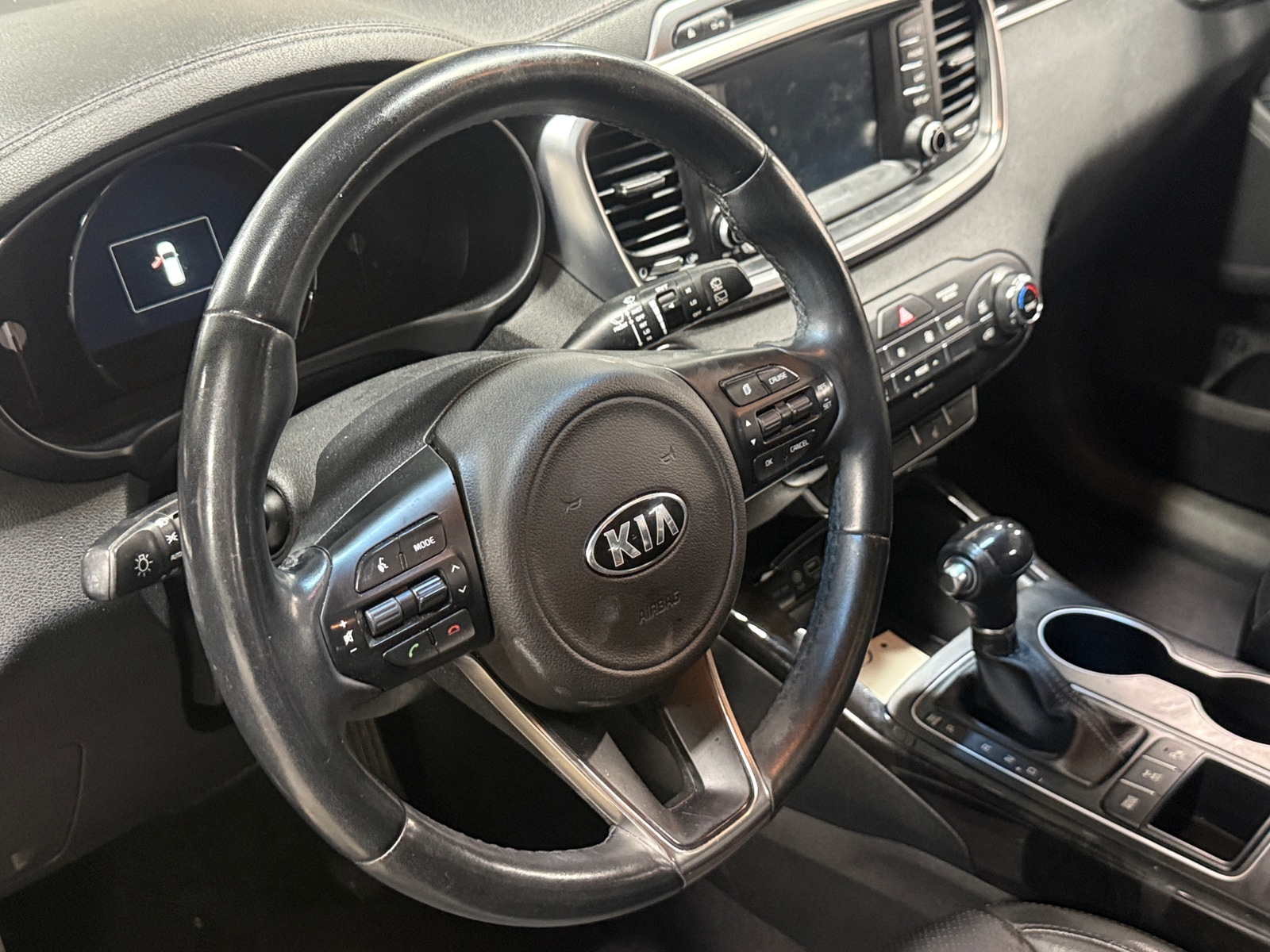 Thumbnail: 2018 Kia Sorento - 4