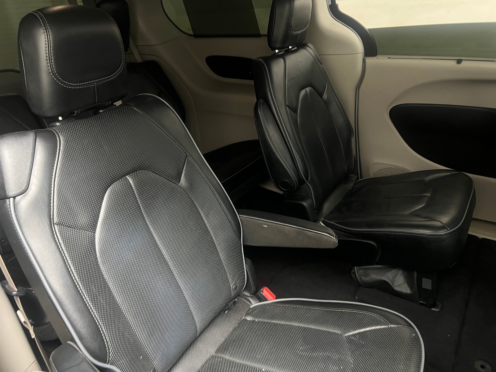 Thumbnail: 2017 Chrysler Pacifica - 5