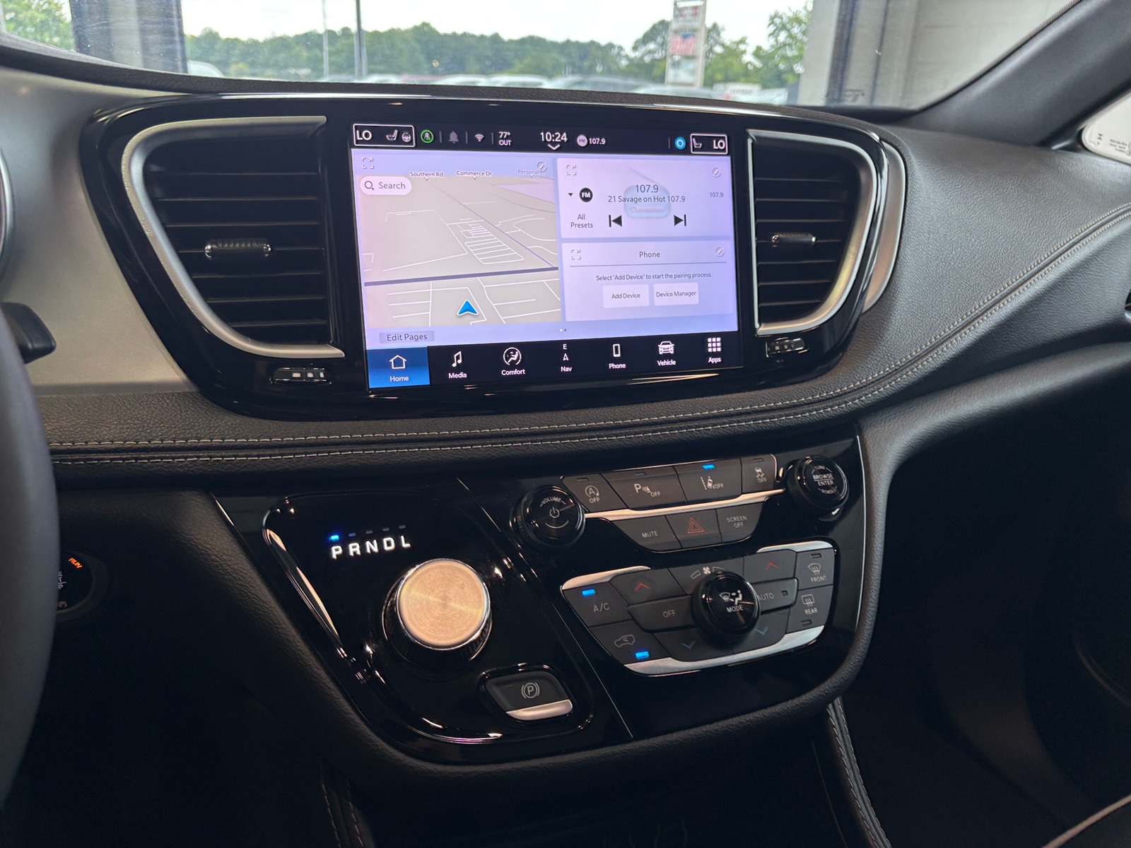 Thumbnail: 2025 Chrysler Pacifica - 4