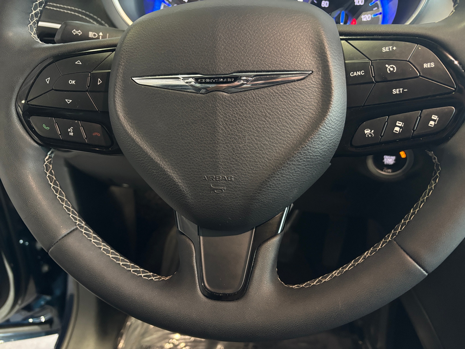 Thumbnail: 2025 Chrysler Pacifica - 5