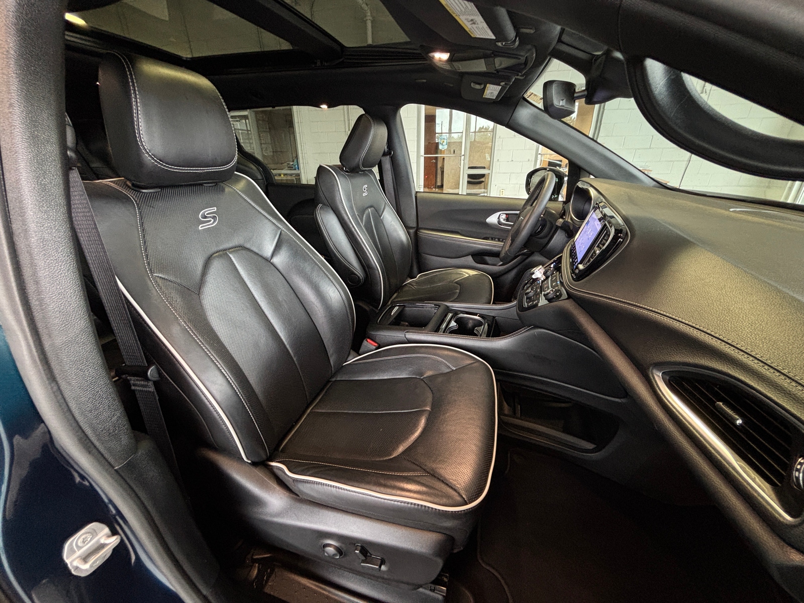 Thumbnail: 2025 Chrysler Pacifica - 2