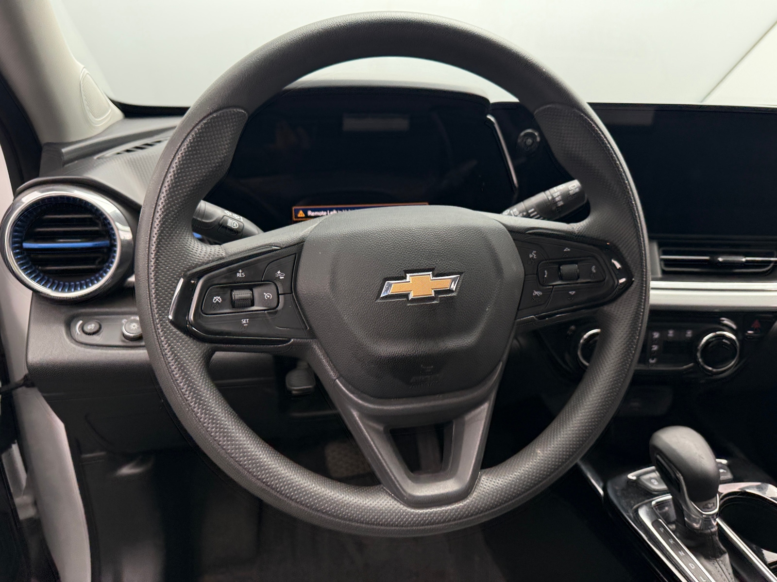 Thumbnail: 2025 Chevrolet Trax - 4
