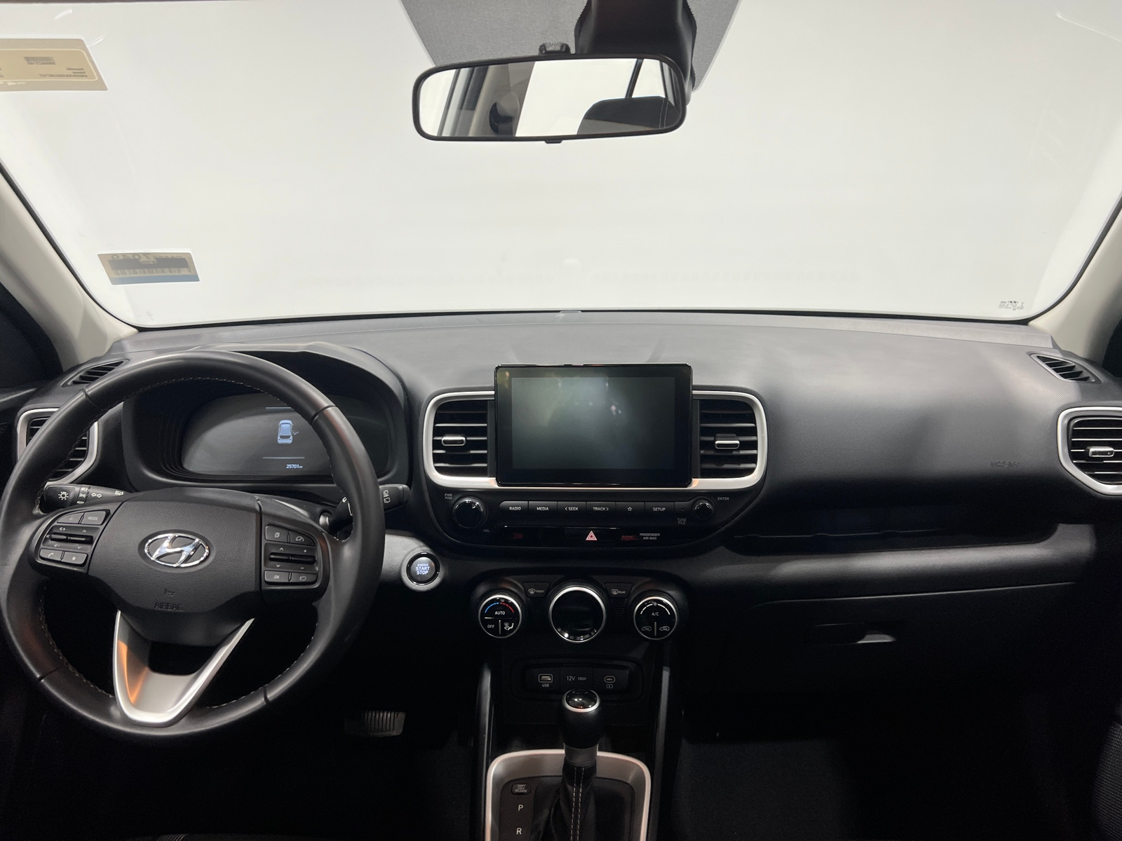 Thumbnail: 2025 Hyundai Venue - 3