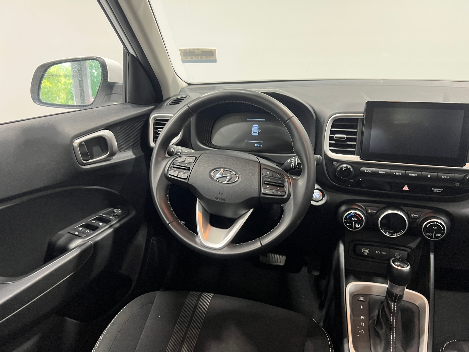 Thumbnail: 2025 Hyundai Venue - 5