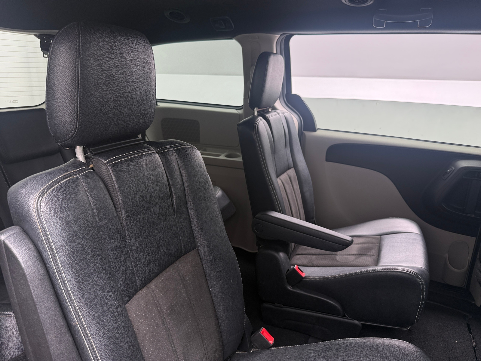 Thumbnail: 2020 Dodge Grand Caravan - 5