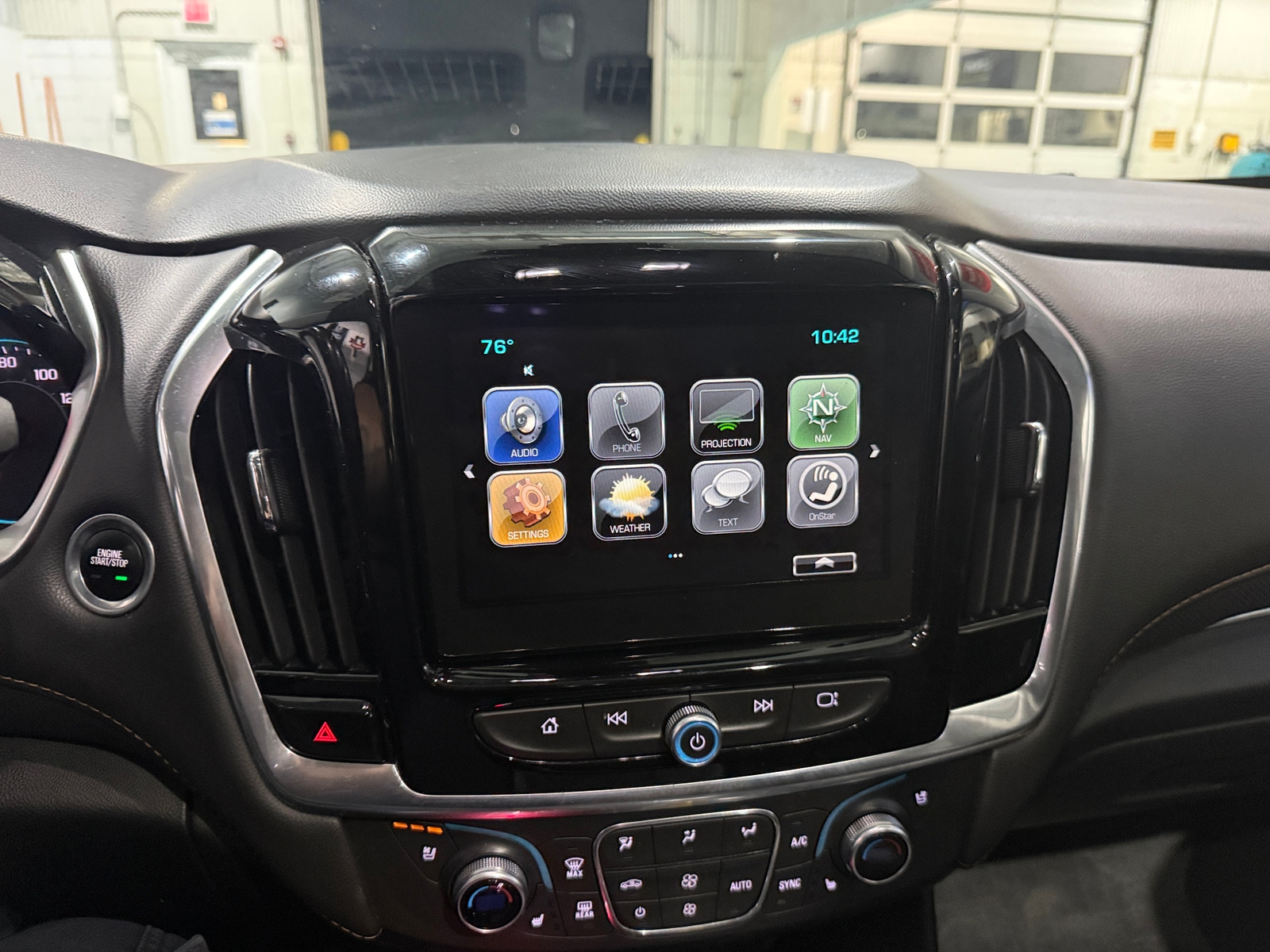 Thumbnail: 2019 Chevrolet Traverse - 3
