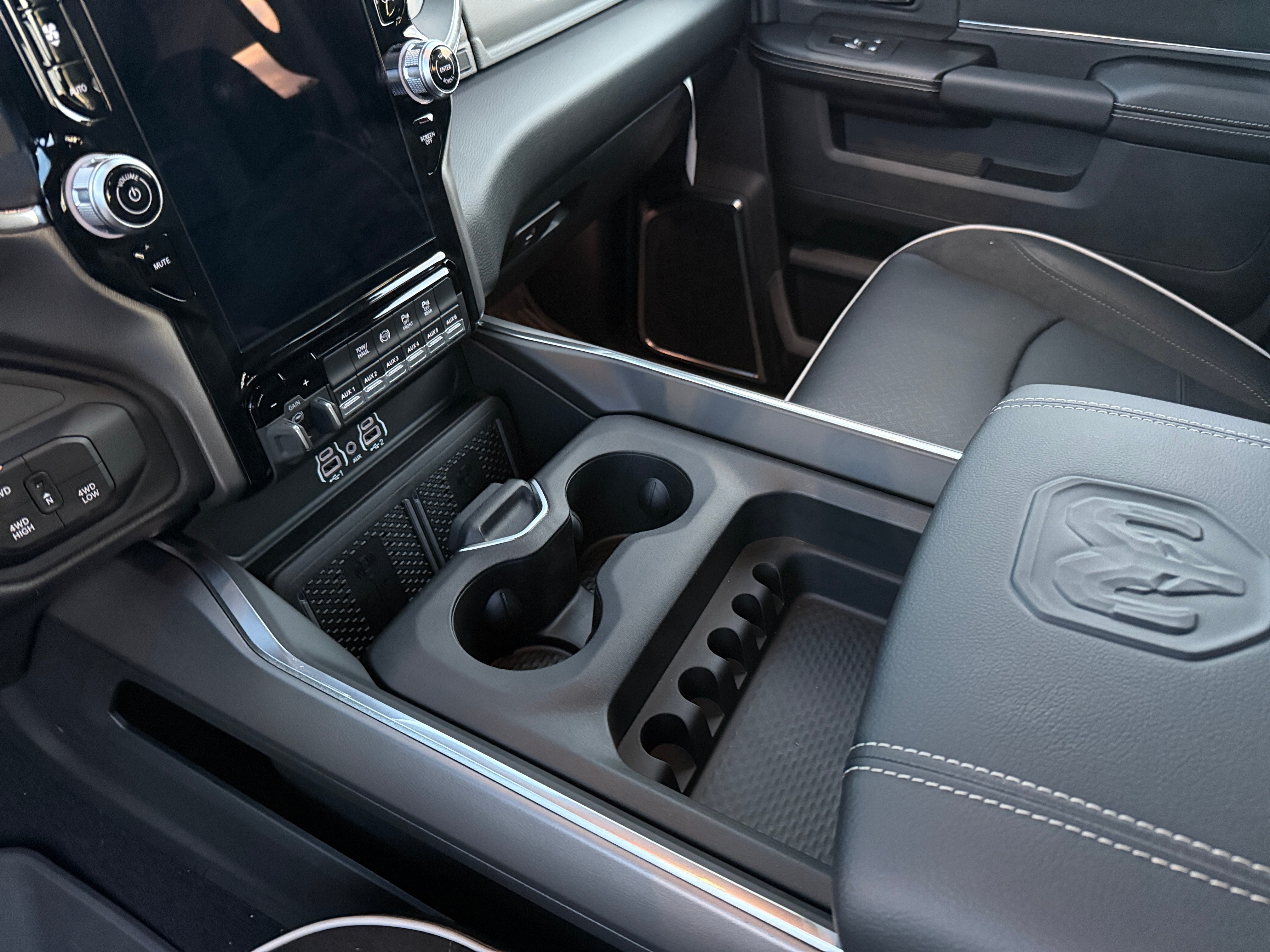 2026 RAM 2500 Laramie - Photo 8