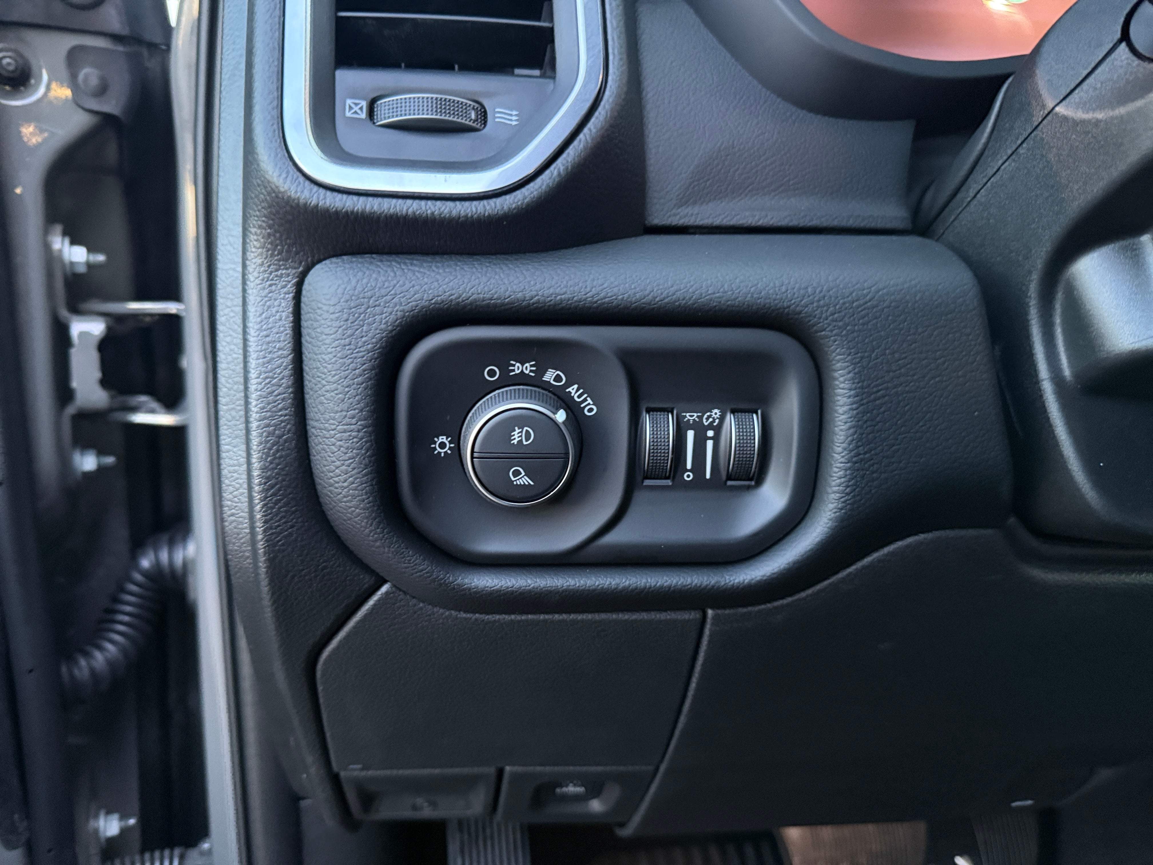 2026 RAM 2500 Laramie - Photo 14