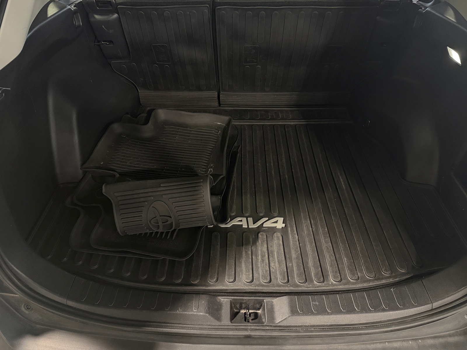 Thumbnail: 2022 Toyota RAV4 - 7
