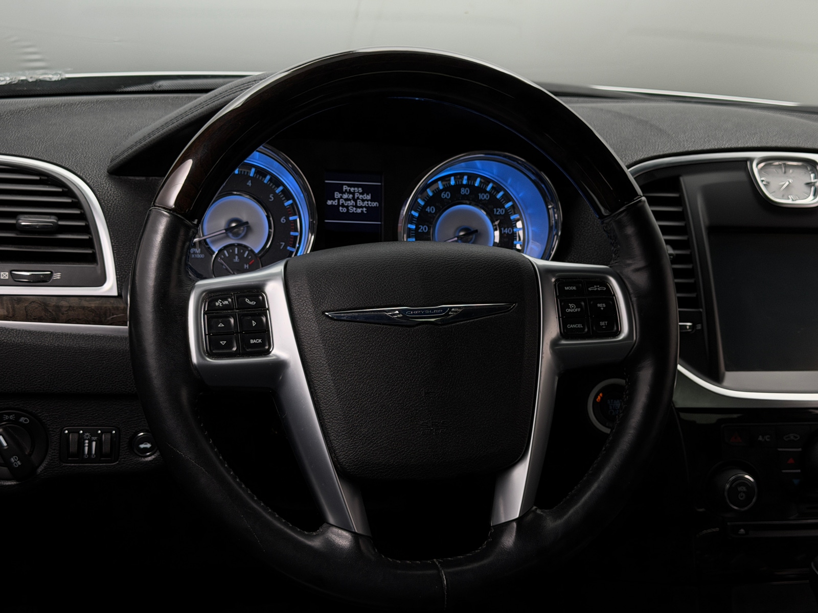 Thumbnail: 2011 Chrysler 300 - 4