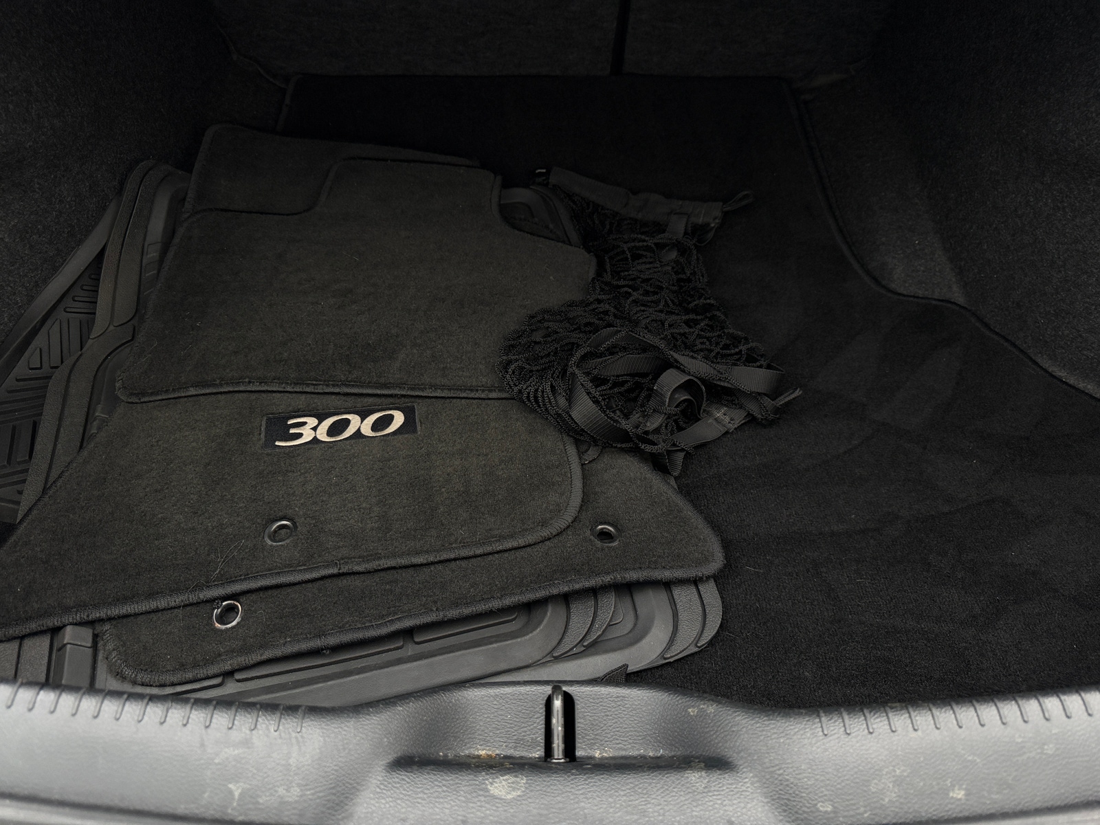 Thumbnail: 2011 Chrysler 300 - 6