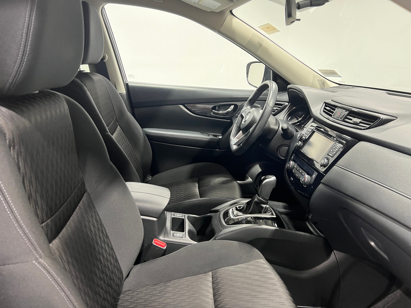 Thumbnail: 2017 Nissan Rogue - 2