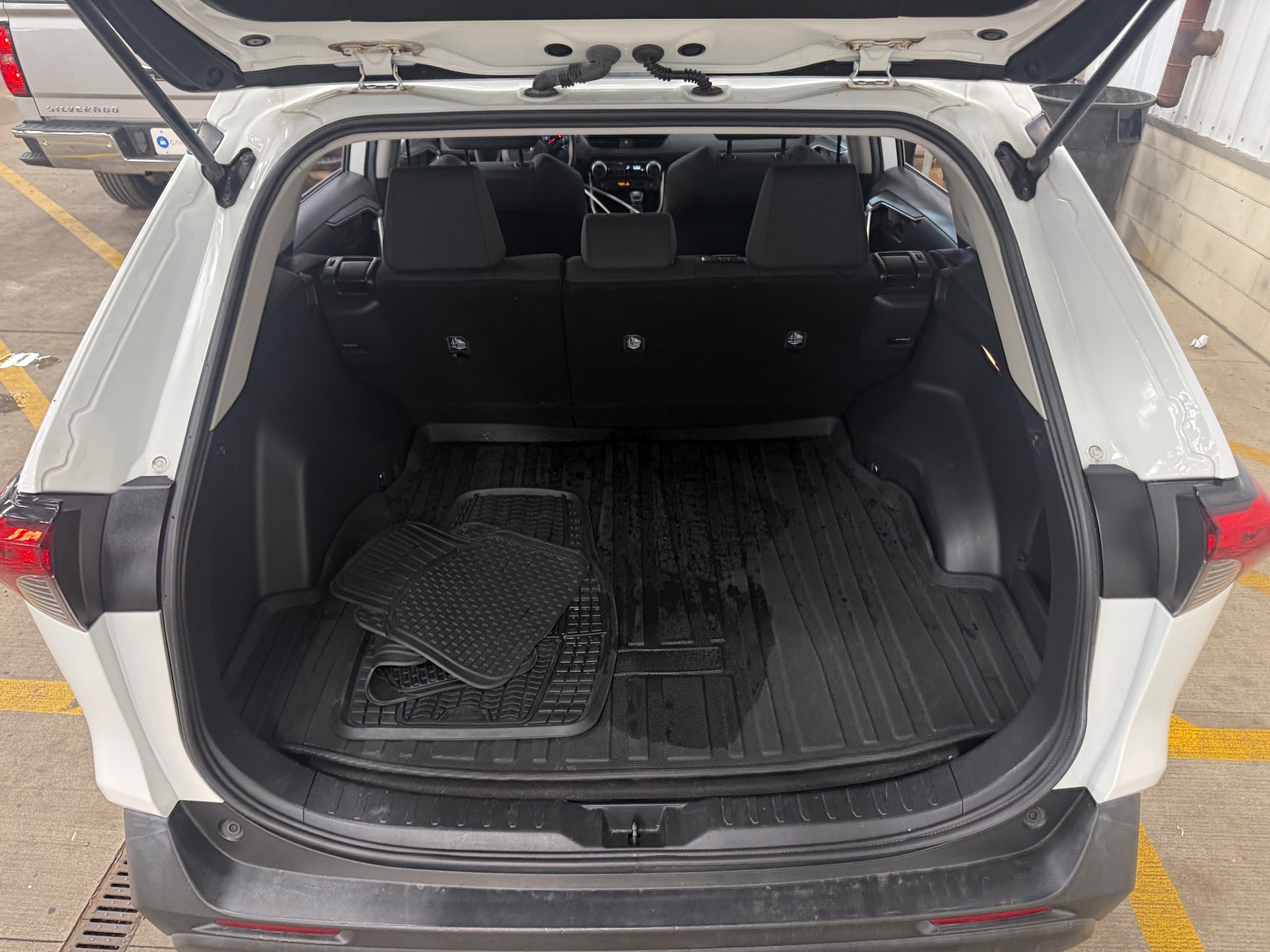Thumbnail: 2021 Toyota RAV4 - 7