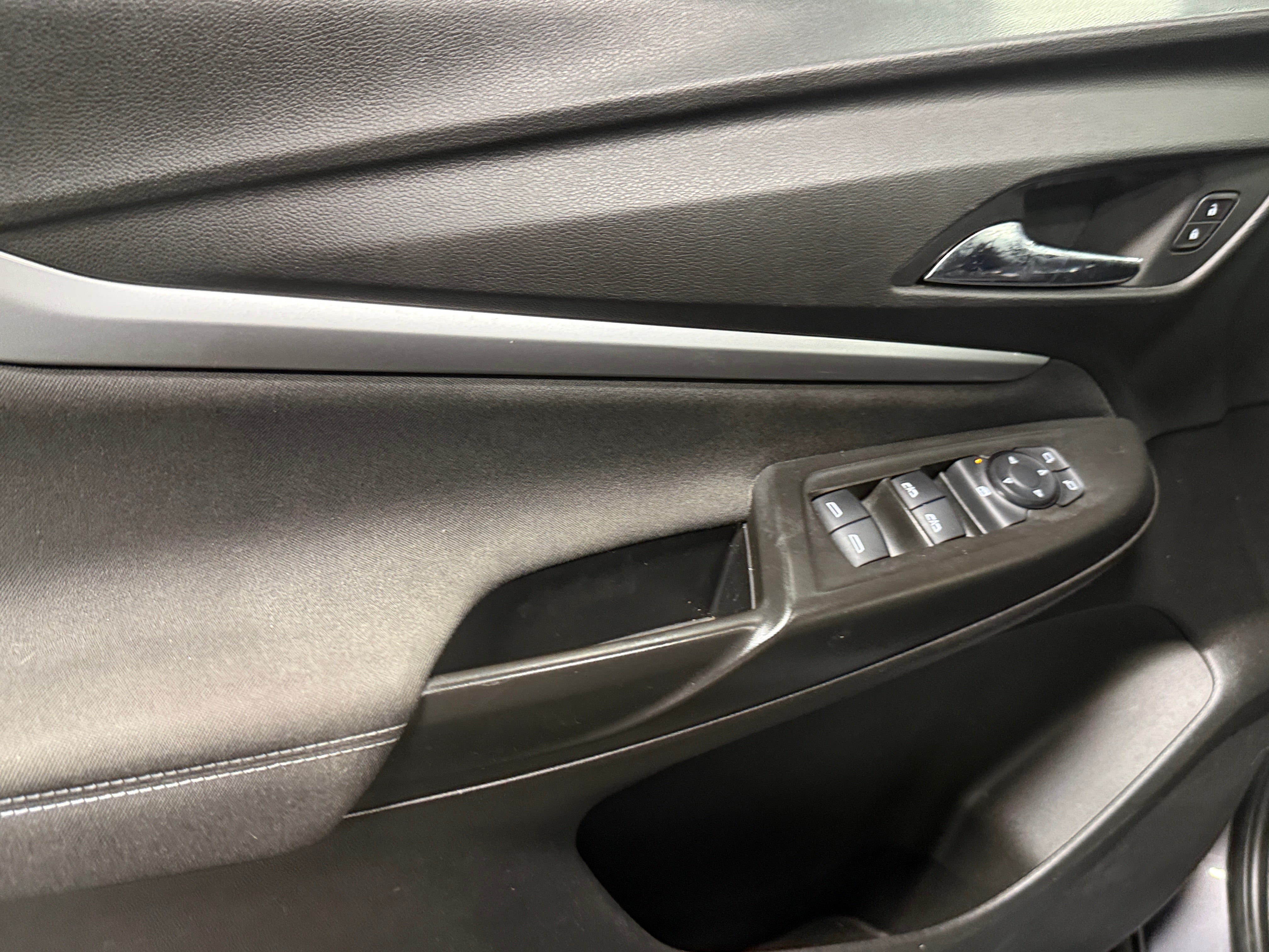 Used 2023 Chevrolet Bolt EUV LT with VIN 1G1FY6S0XP4196737 for sale in Auburn, WA